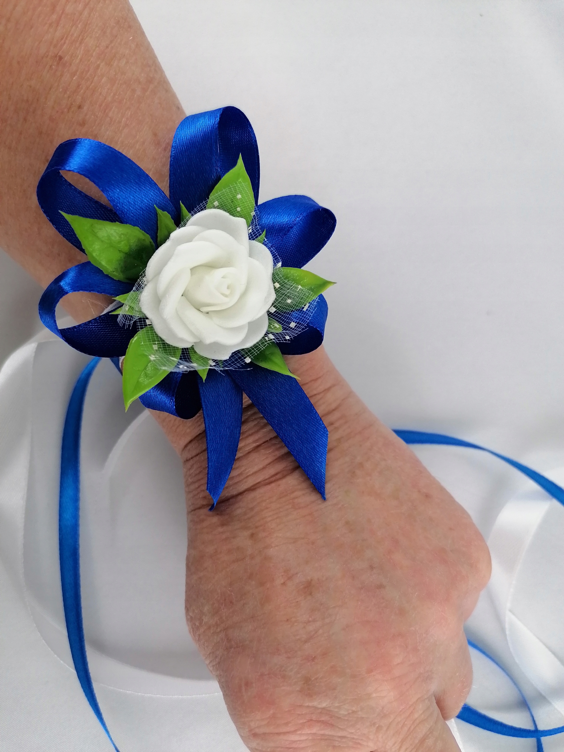 KOTYLION NA RĘKĘ KORSARZ BUKIECIK NA RĘKĘ ŚLUB