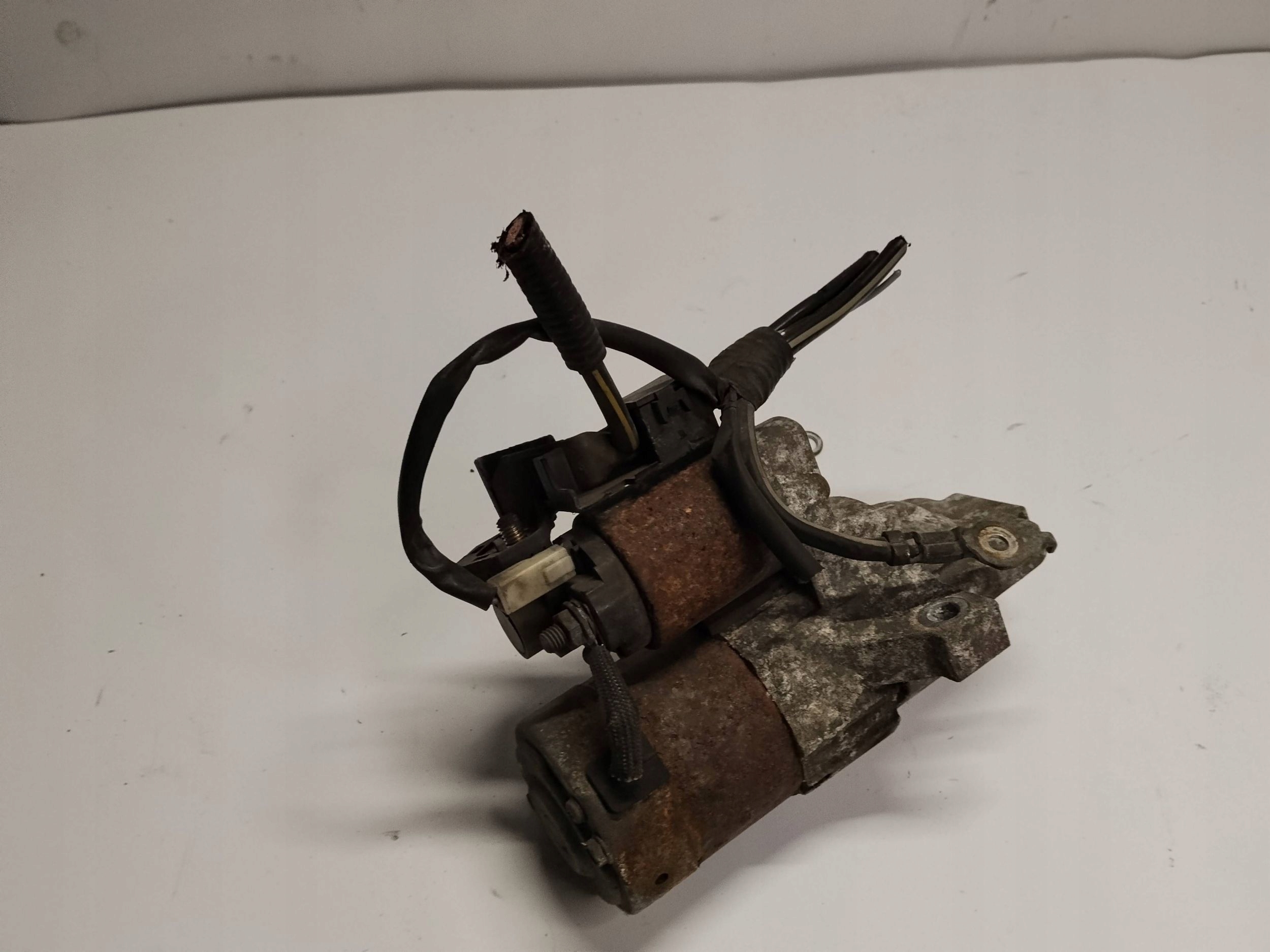 starter Mazda 6 2.0 16V M000T90981