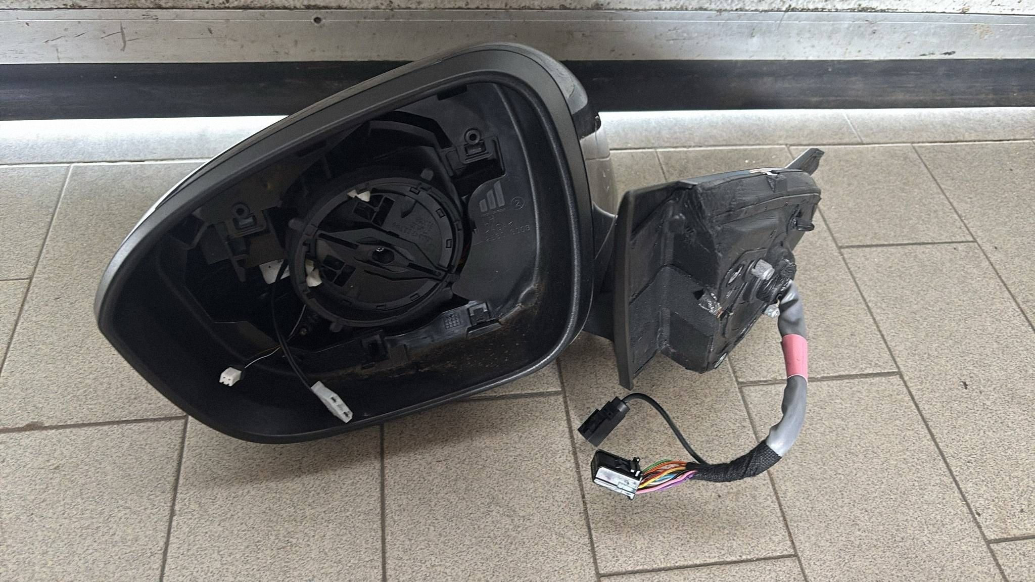 cover mirrors left side Renault Austral 14+1 PIN does not have WKLADU