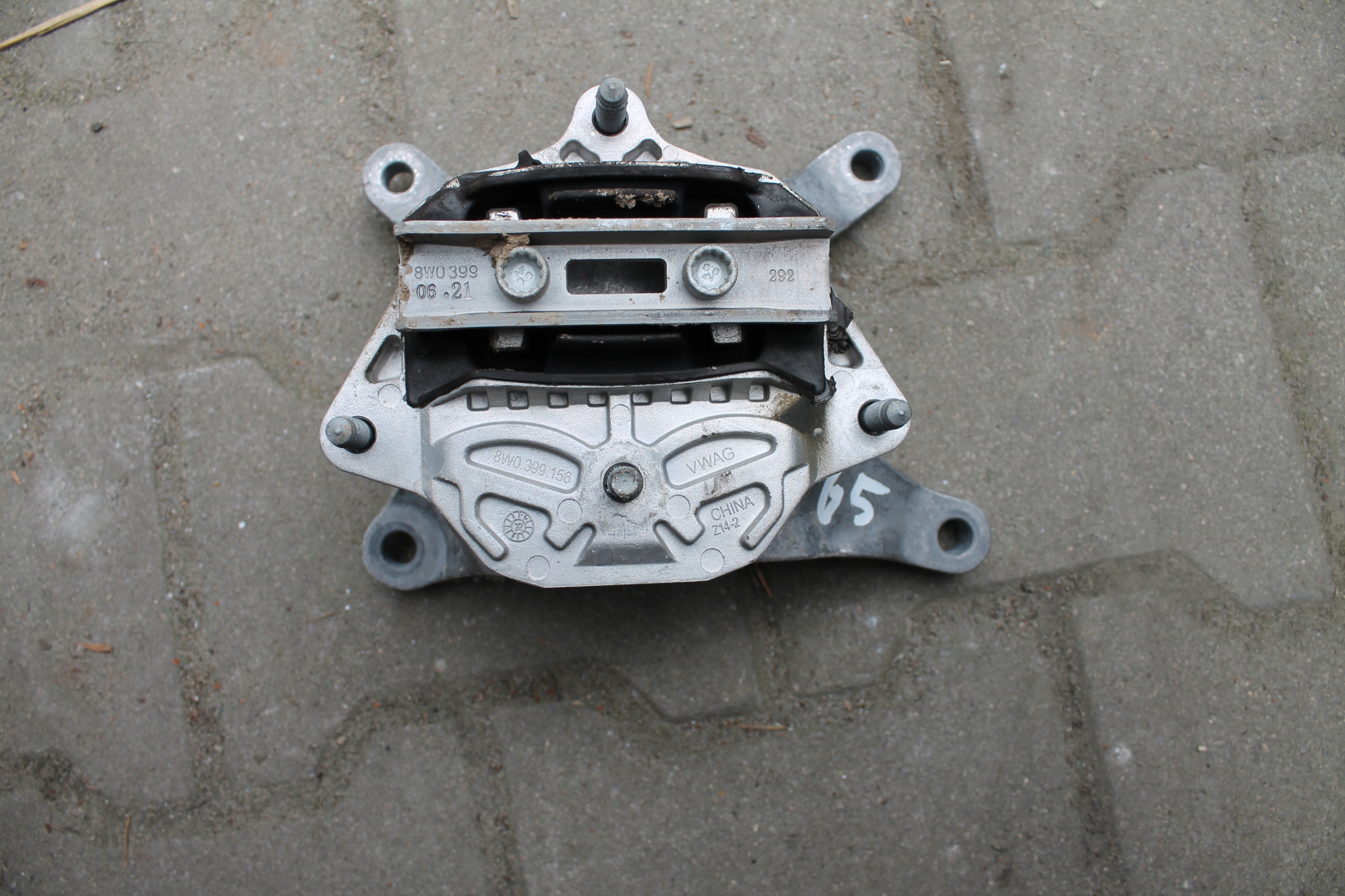 65. Supporto cambio ingranaggi AUDI 8W0399156 8W0399156Q