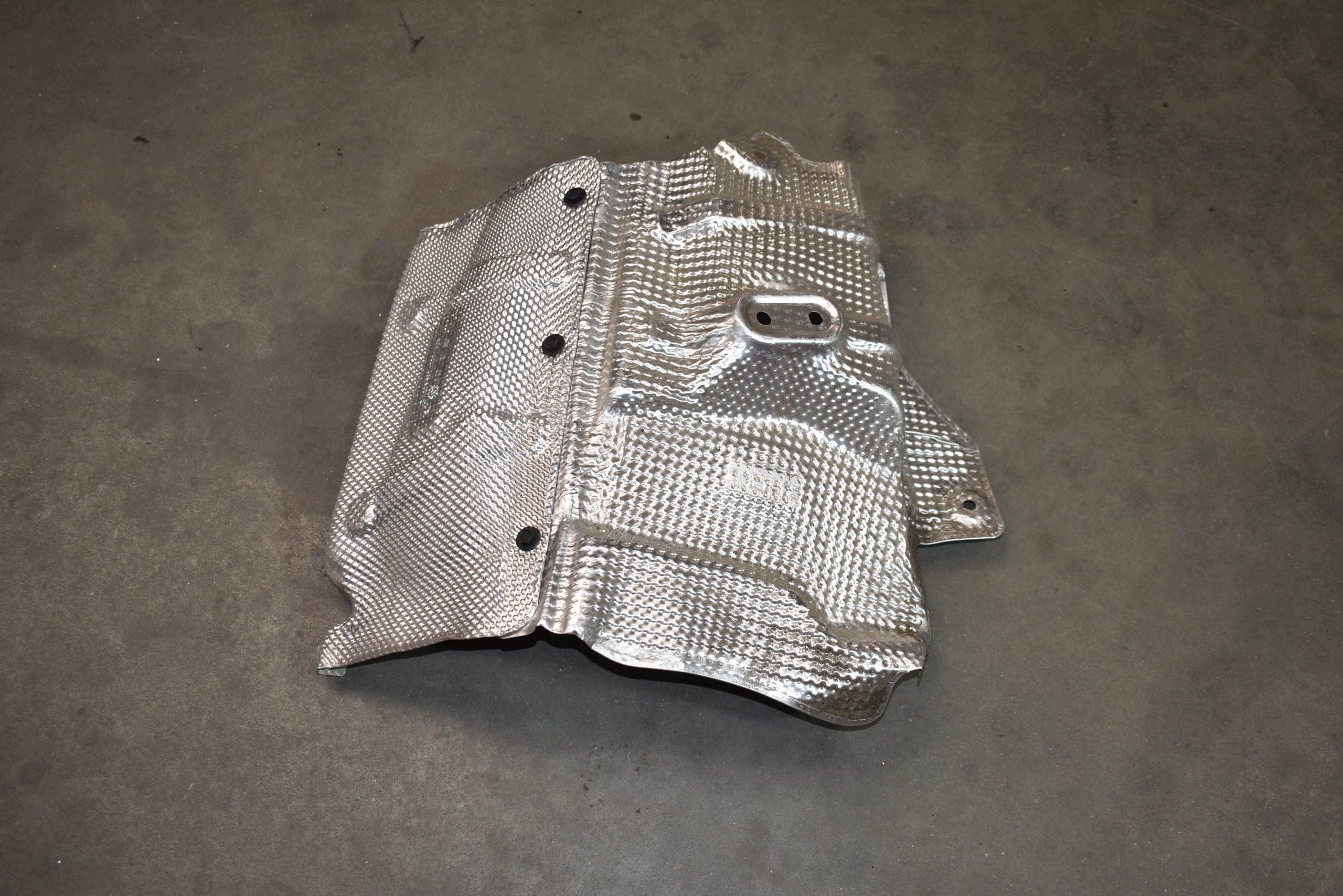 IDEALNA Blende Abdeckung TERMICZNA MERCEDES W206 1