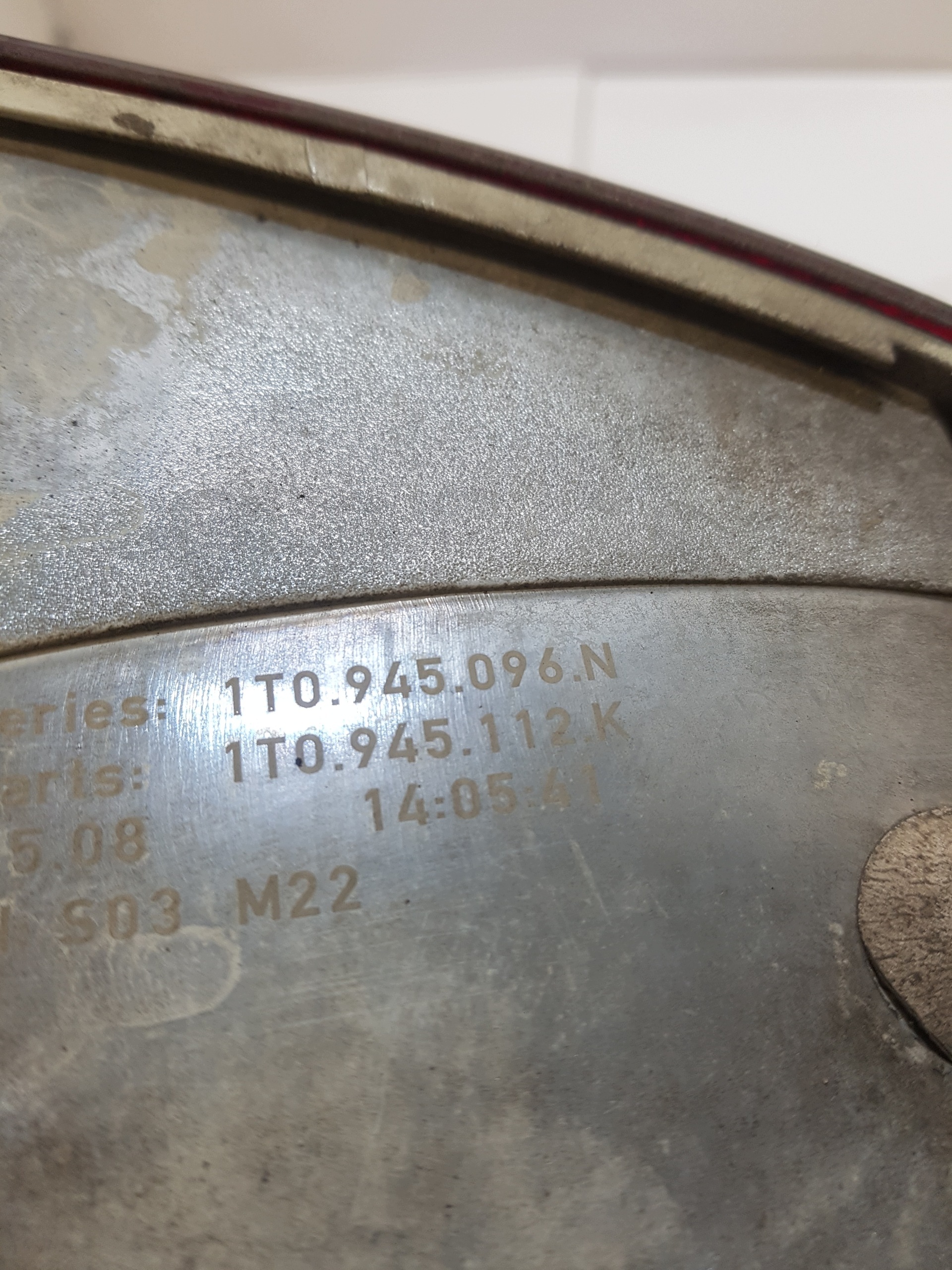 light right rear LIFT VOLKSWAGEN TOURAN 1