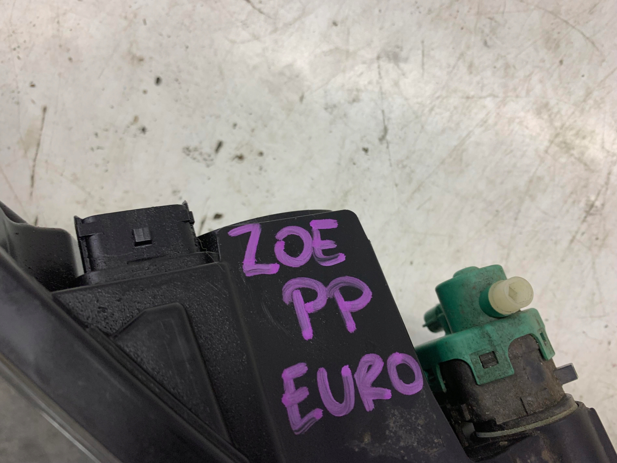 light right front right front RENAULT ZOE 12-19 EUROPA