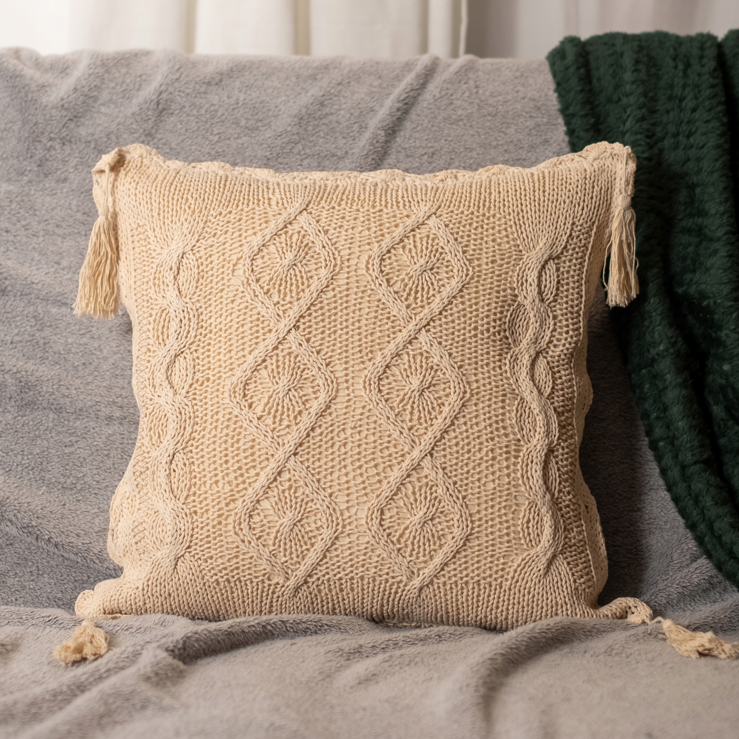 

Poszewka szydełkowa boho 40x40 na poduszkę beż