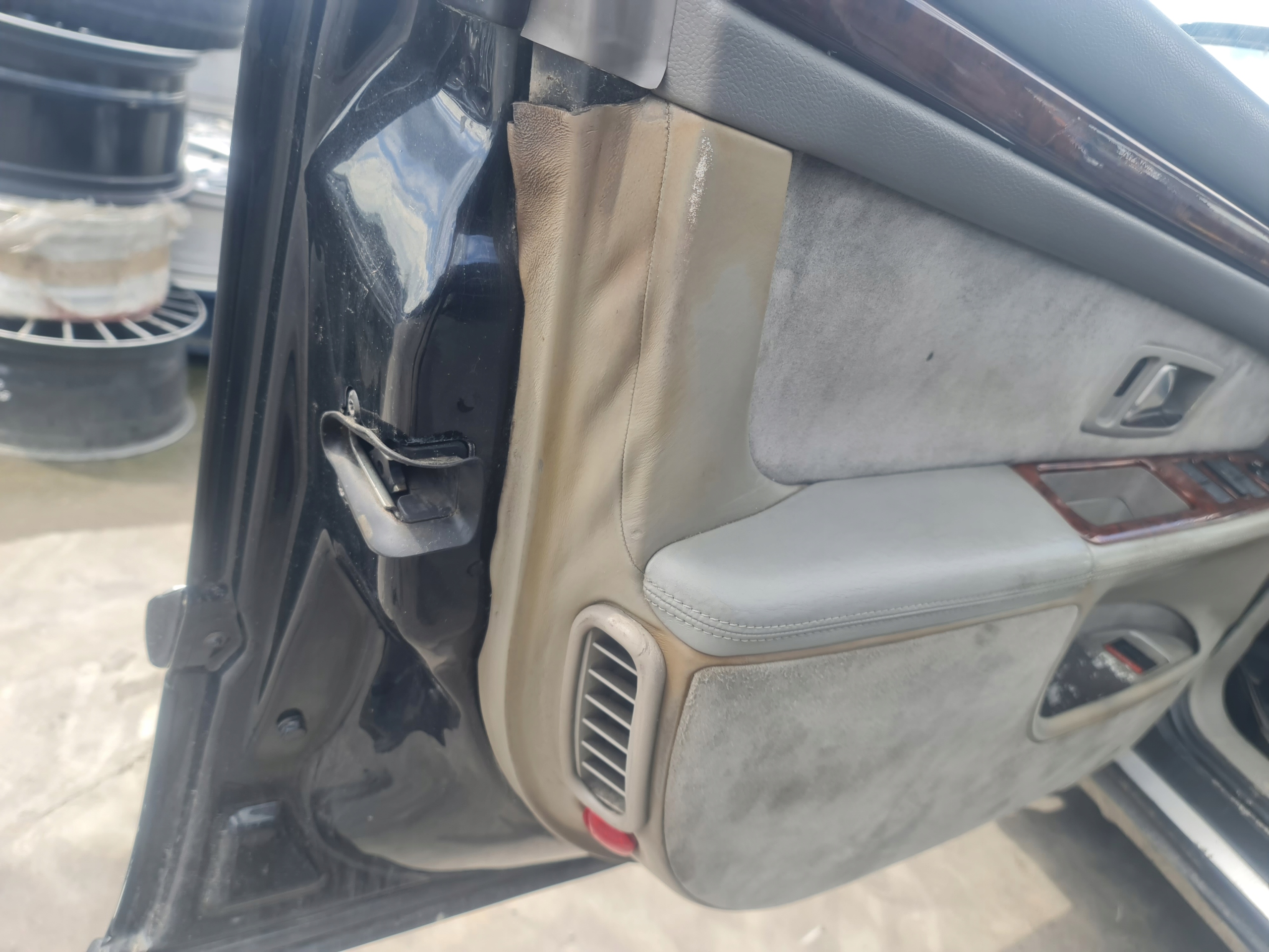 обивка бочки кожа Audi A8 D2 FL комплект