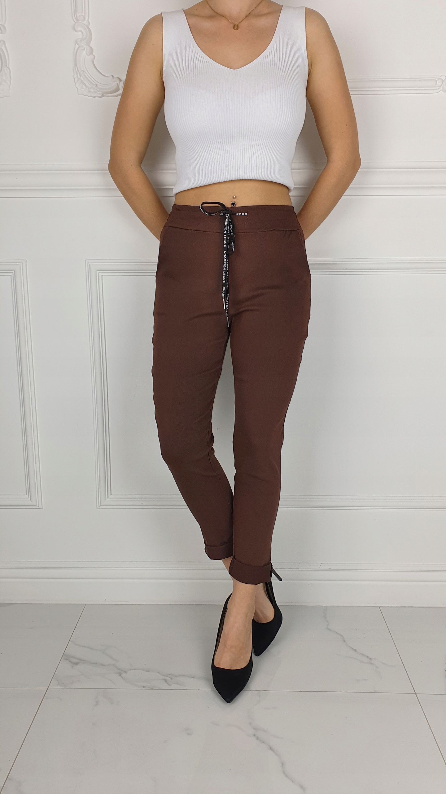 ELASTYCZNE - SPODNIE - DAMSKIE - CYGARETKI -GUMKA Odcień czekoladowy