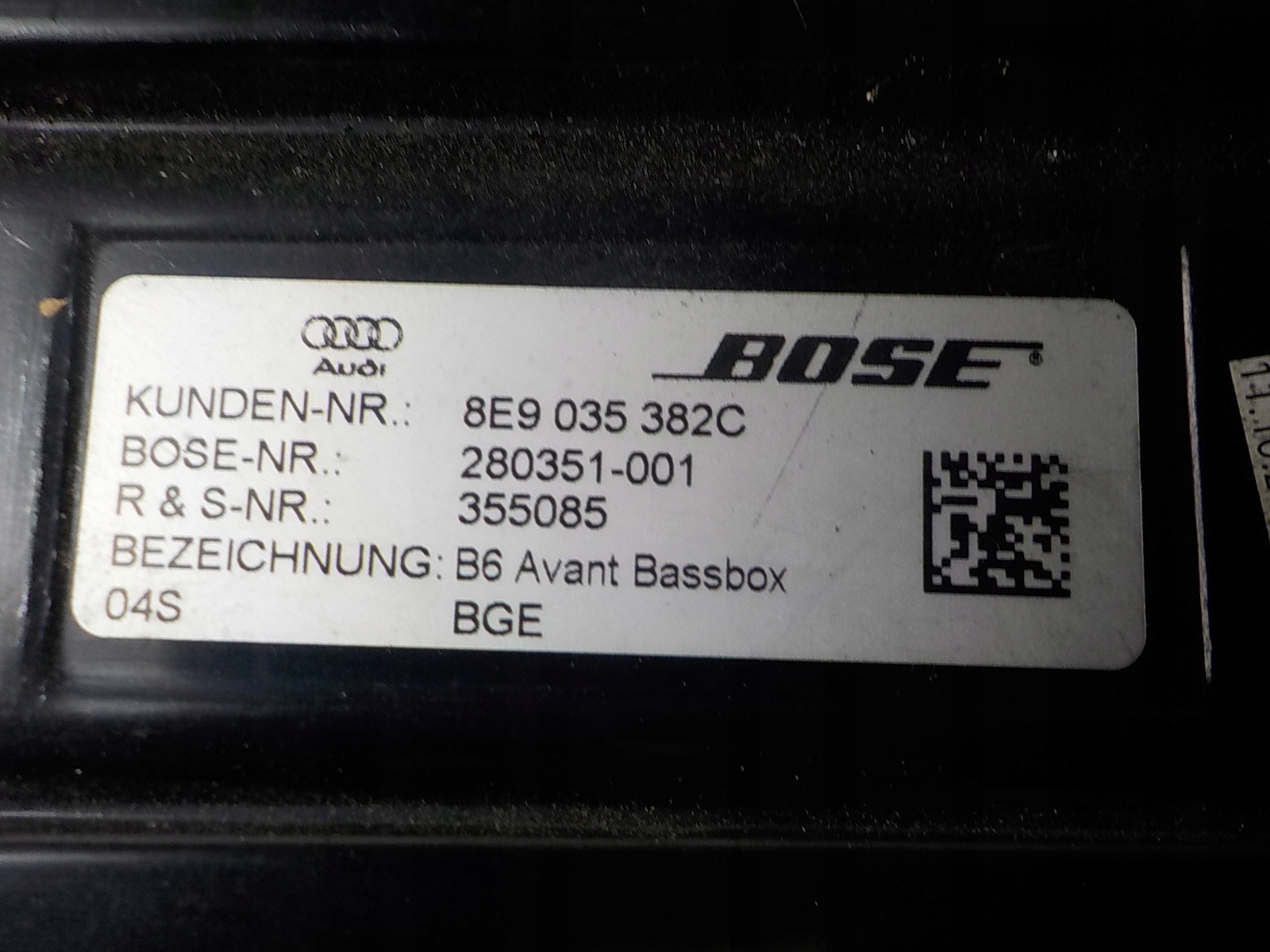 AUDI A4 B7 SUBWOOFER 8E9035382C