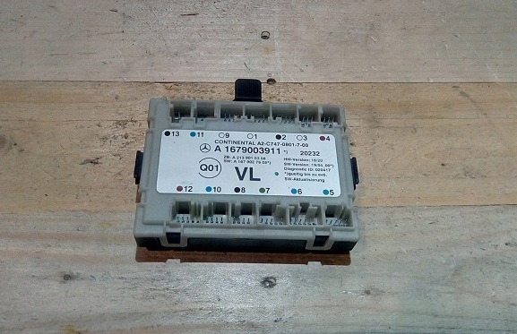 MERCEDES W213 модуль управления дверью A1679003911