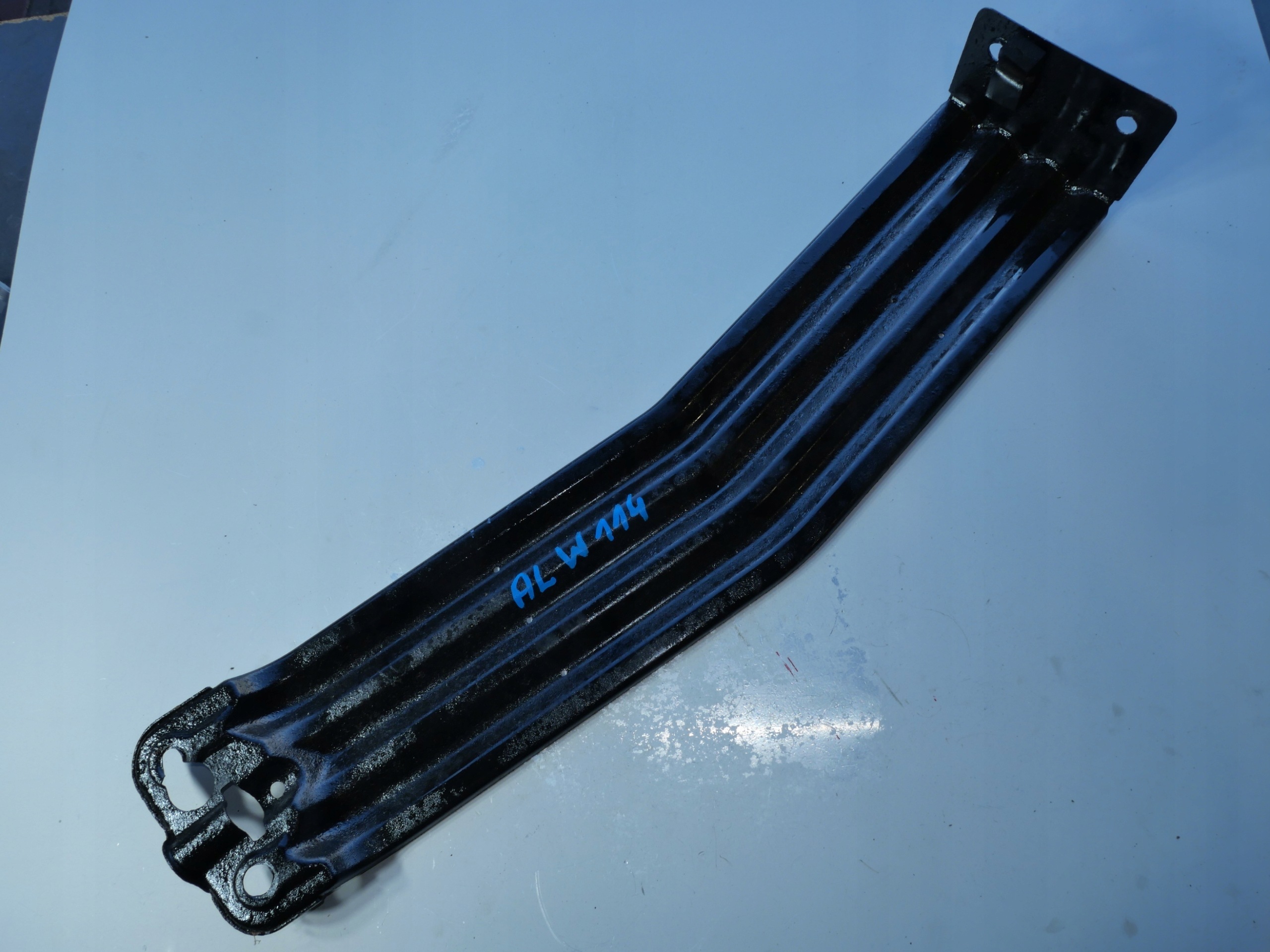 étrier roues de la roue de secours VW CADDY IV 2k0801903