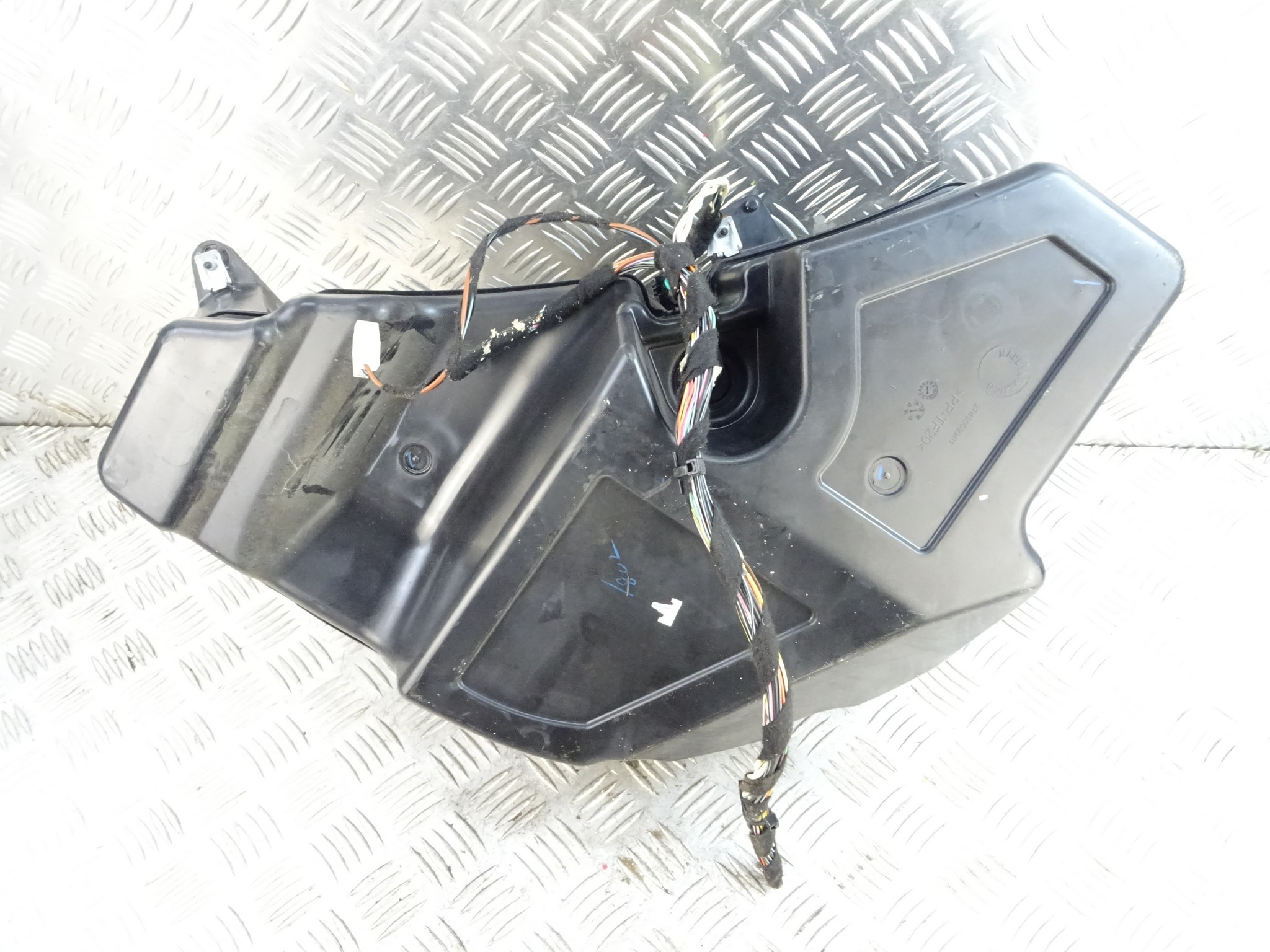 MERCEDES GLE W166 C292 SUBWOOFER A1668203002