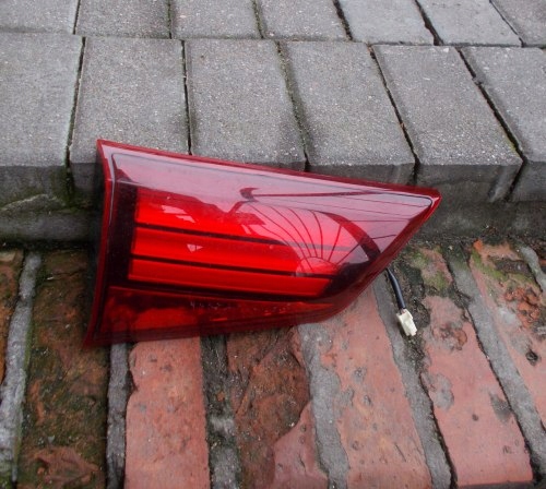 MITSUBISHI OUTLANDER III LIFT 16+ LED LEWA TYLNA LAMPA KLAPA ORYGINAŁ