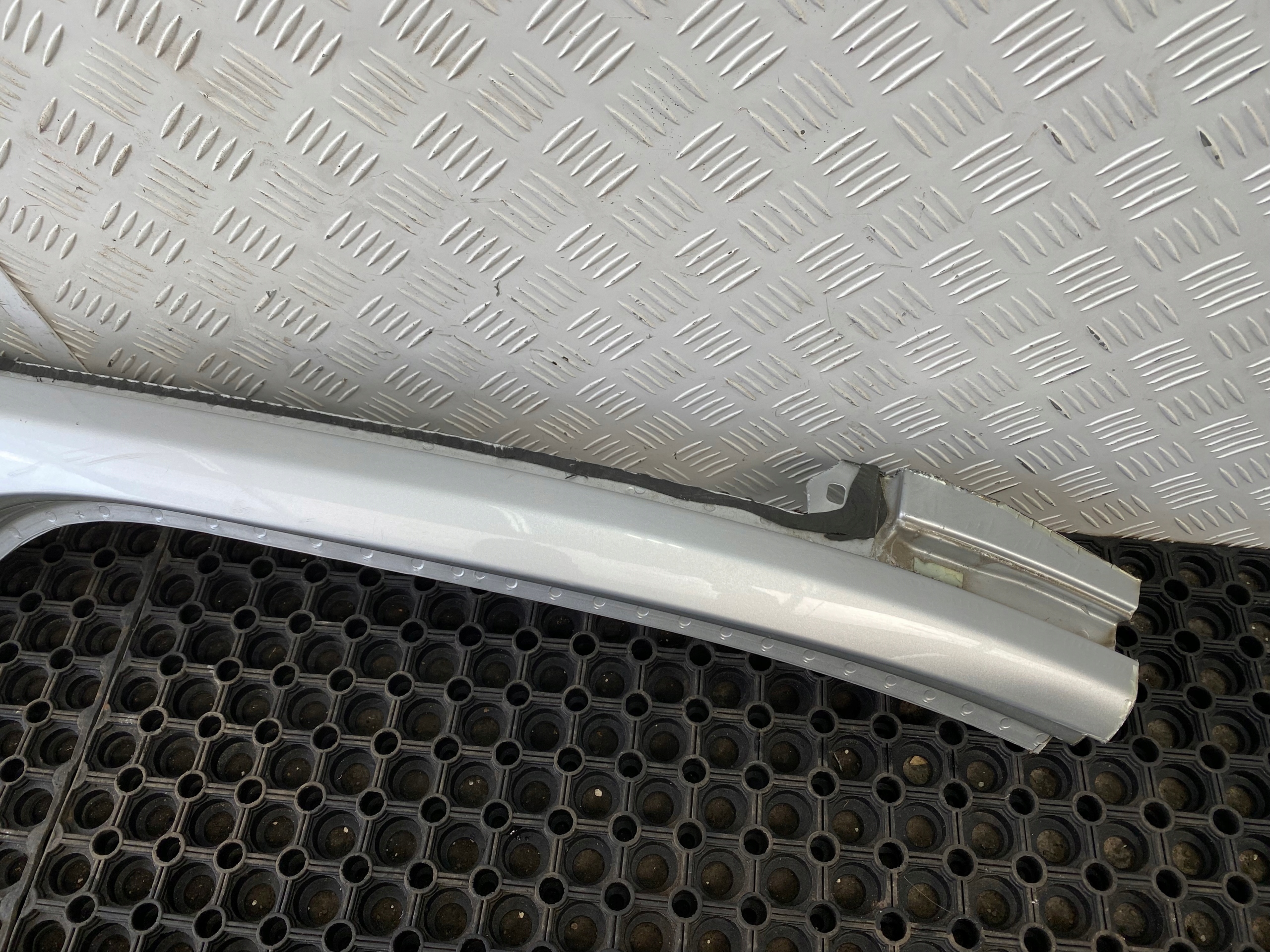 OPEL MOKKA A 12-18 pillar roof front left front colour Z176