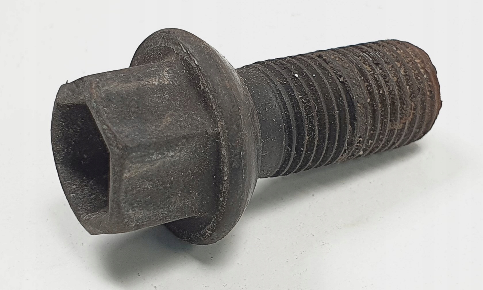 Колесные болты шпильки обода MERCEDES W176 W246 полный комплект