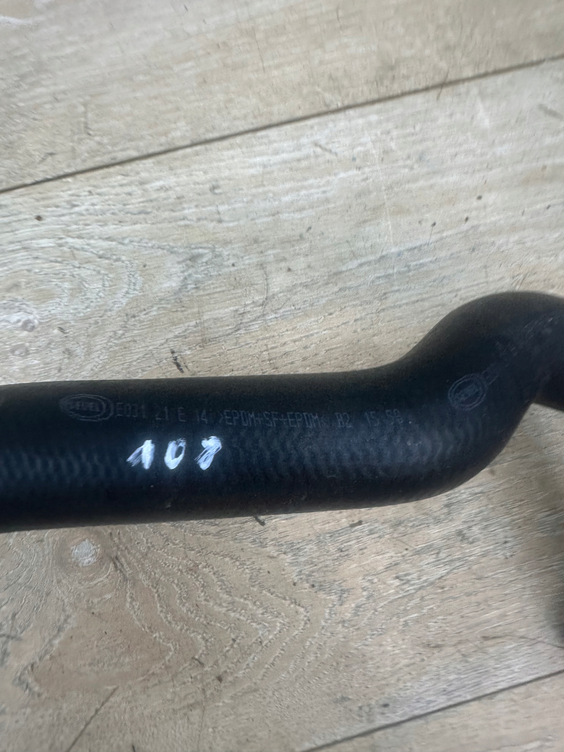 BMW F45 prijenos crijevo vode 8514047