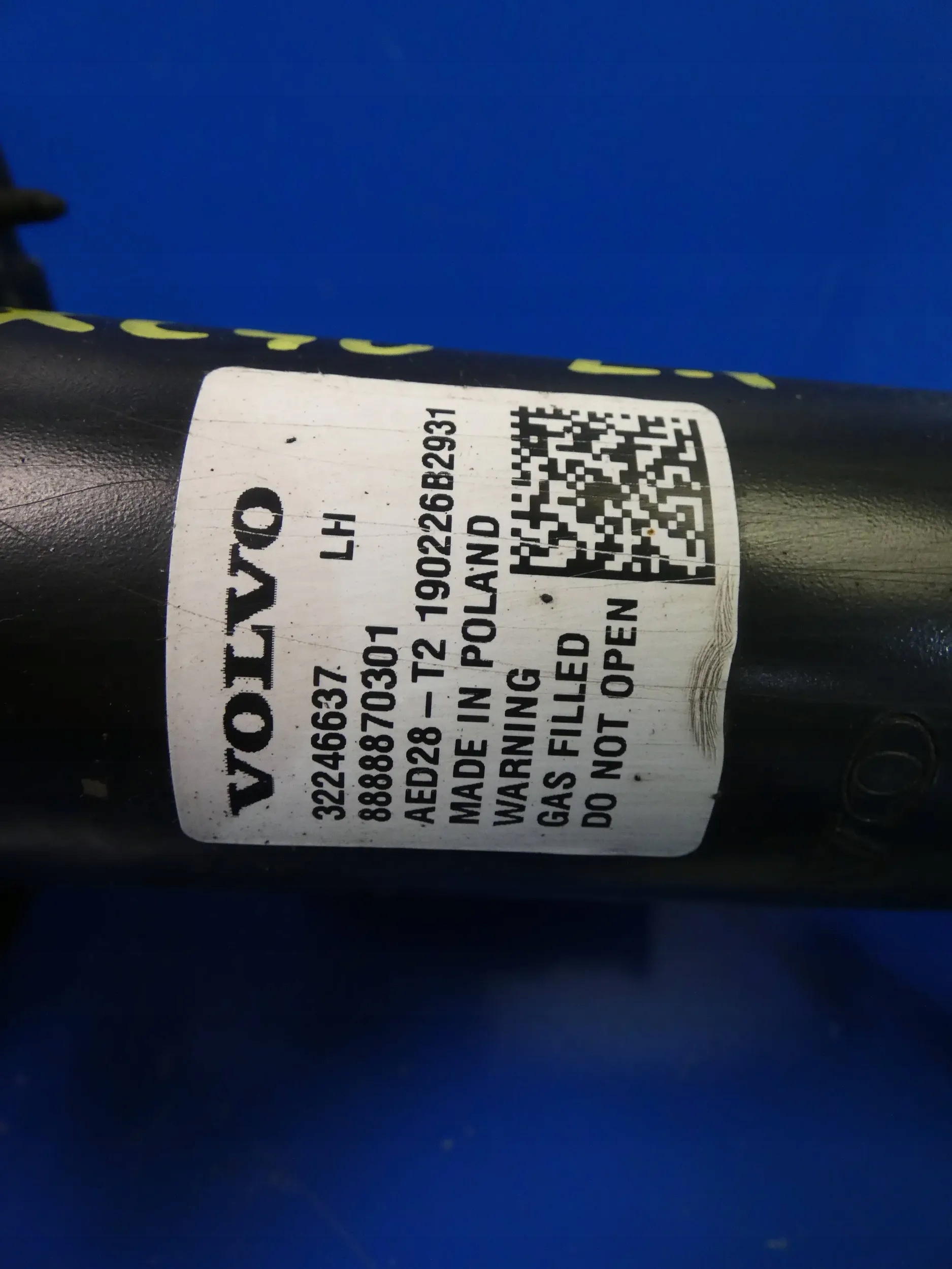 VOLVO XC40 shock absorber left front front
