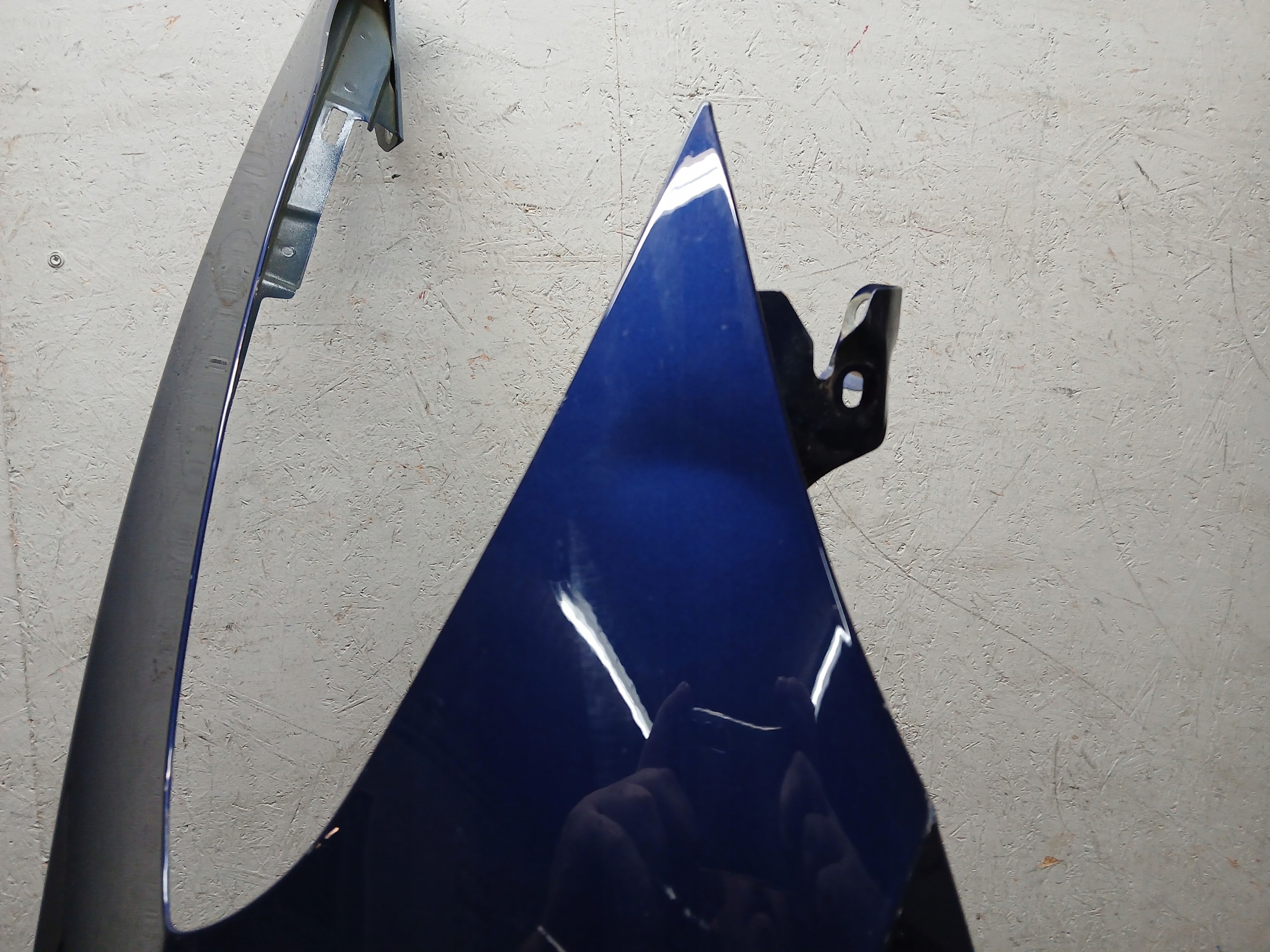 fender front right TESLA III 3