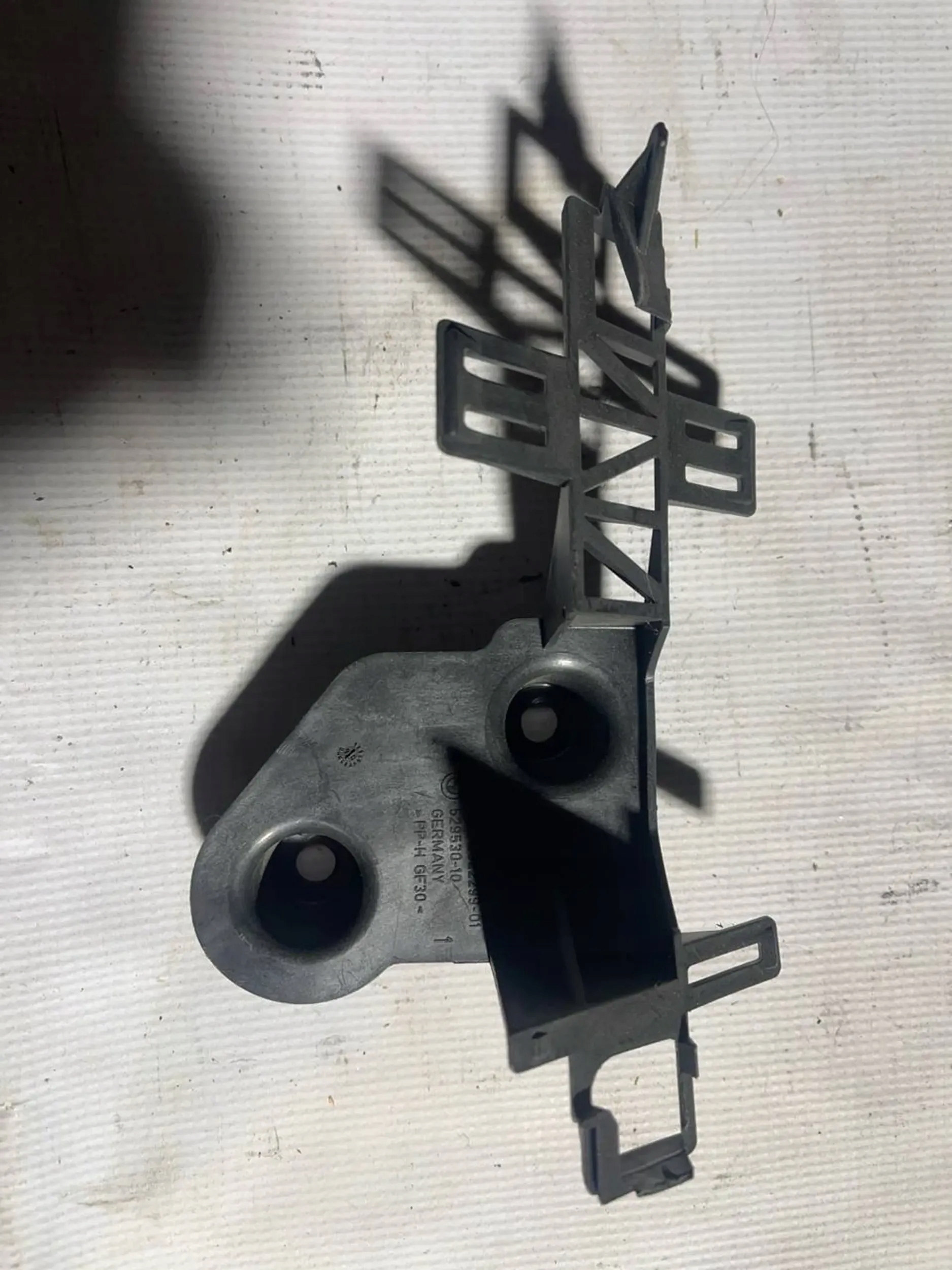 BMW 5 E60 E61 2004 Mocowanie koła zapasowego