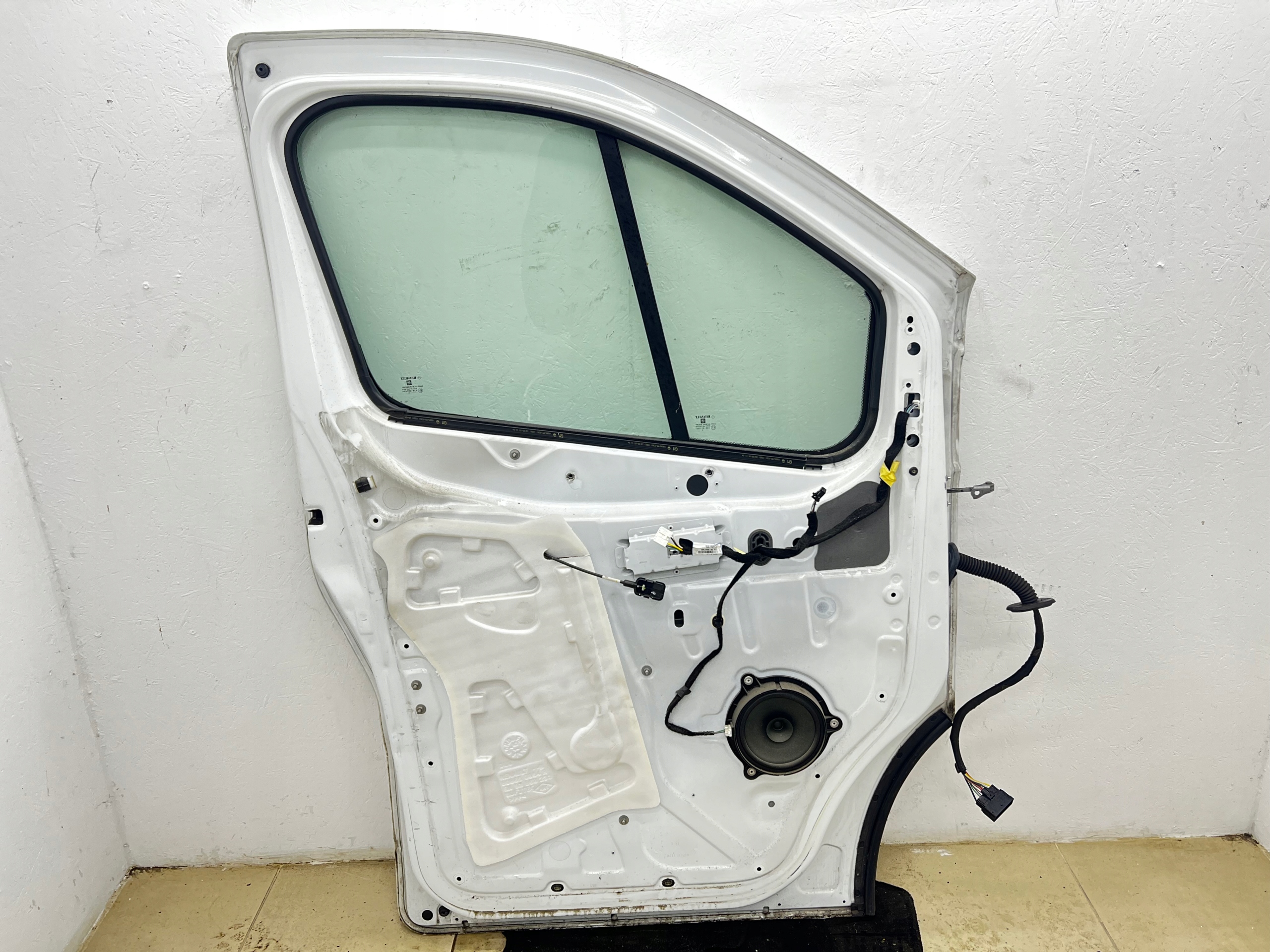 Opel Vivaro B Trafic III 14- left front door L474 original LAKIER