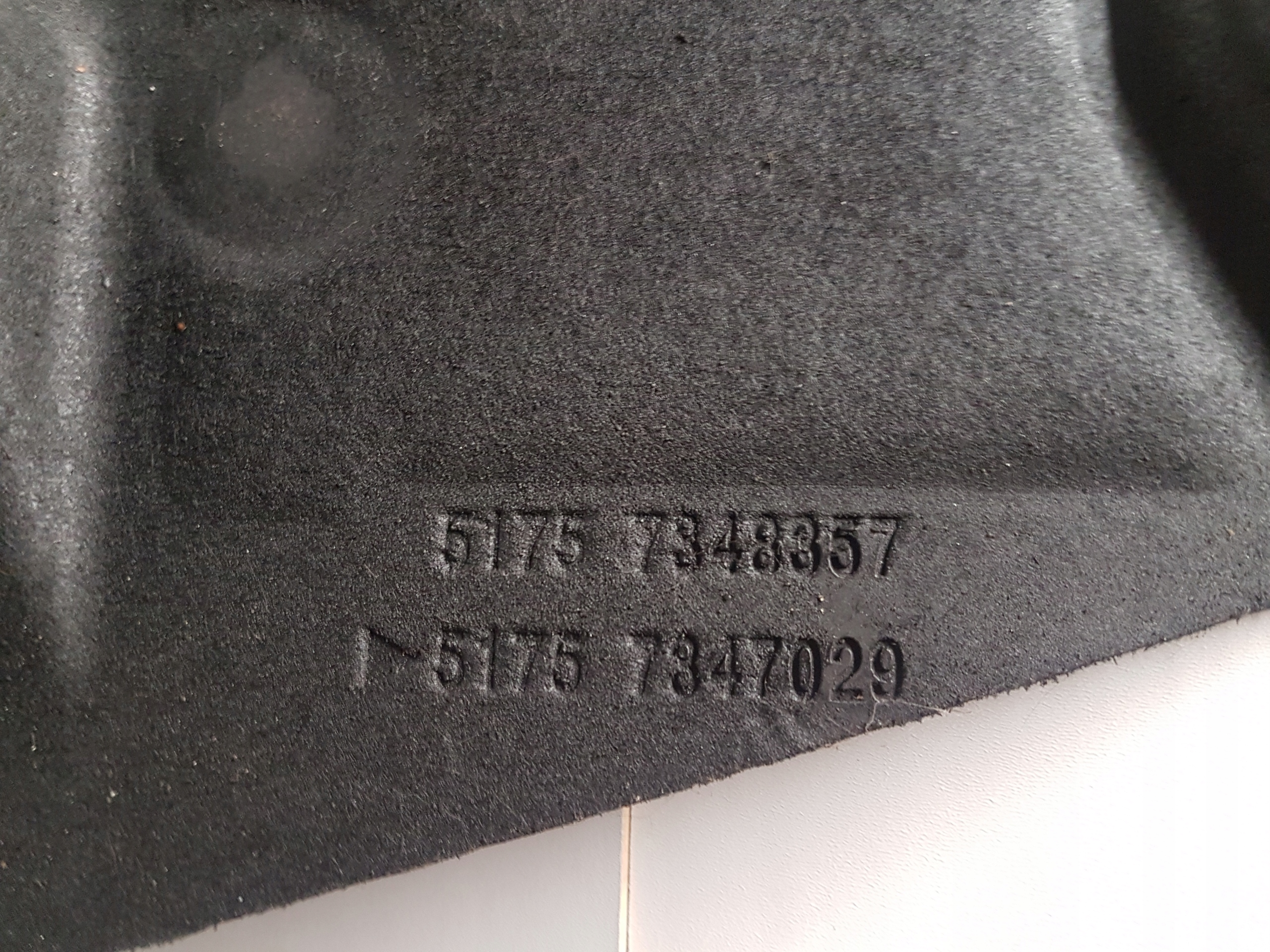 fedél alváz bal BMW G11 7347029