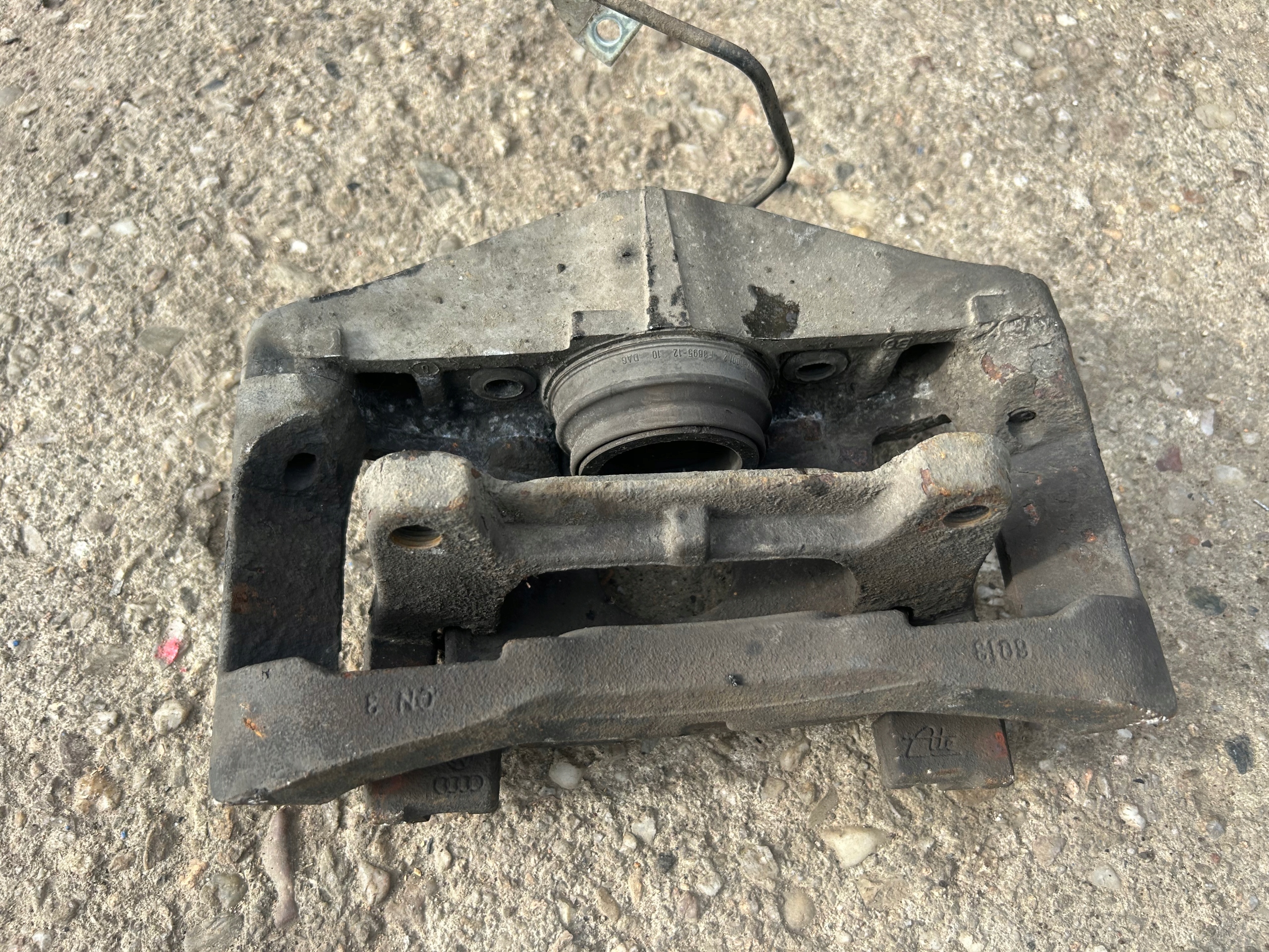 AUDI A4 B7 caliper brake right front 974