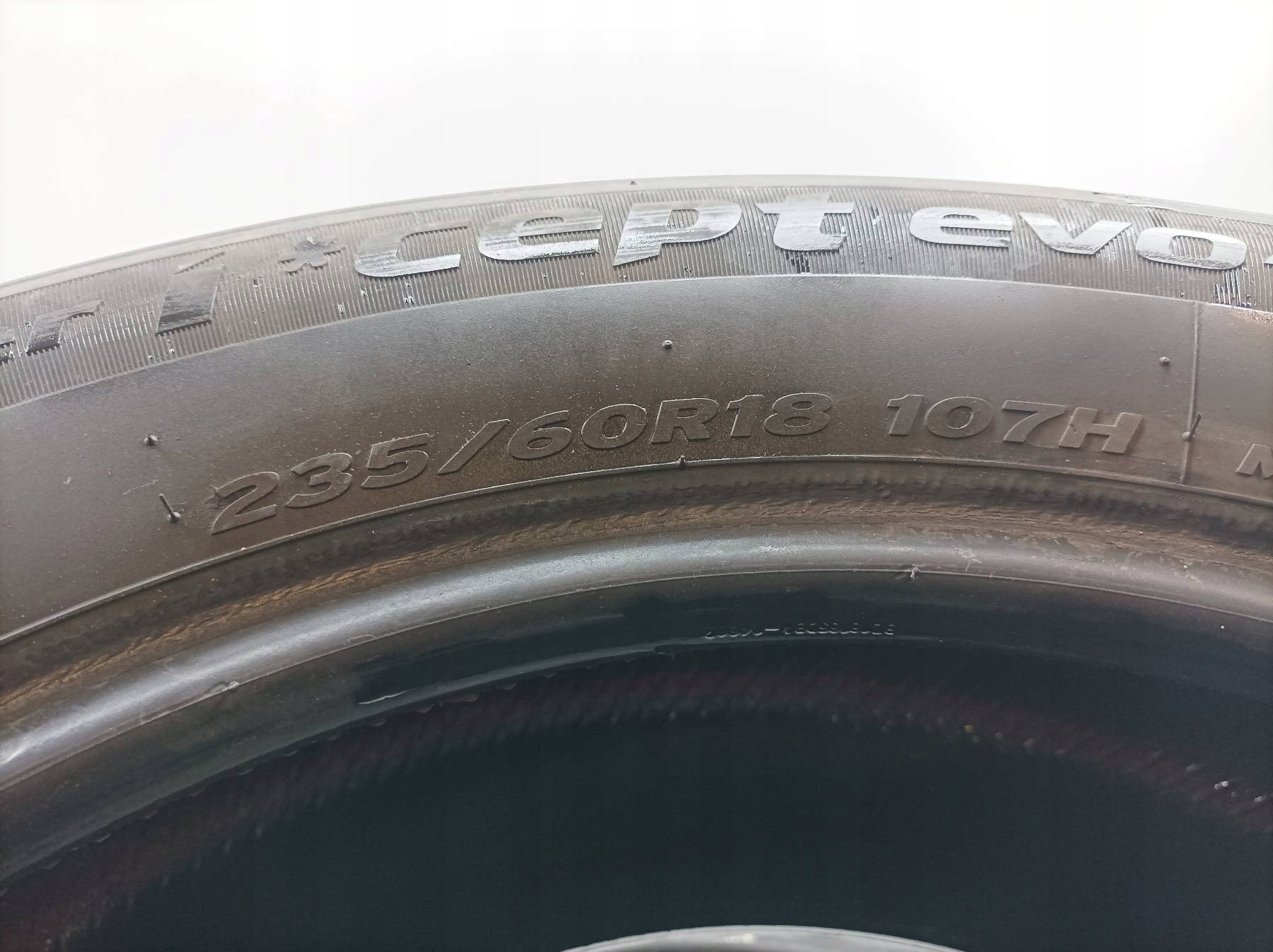 2x OPONA ZIMOWA HANKOOK WINTER ICEPT EVO2 SUV 235/60R18 (1518)5,9 (1518)5,8 Model inny