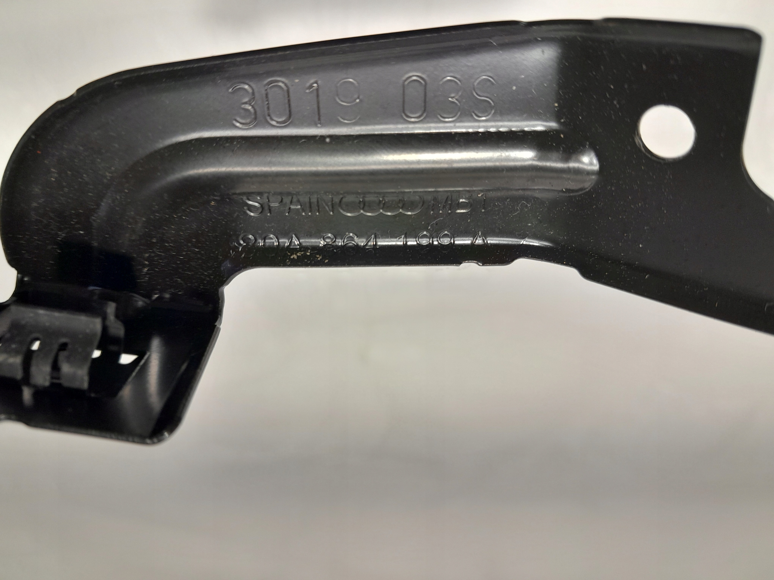 AUDI Q5 80A holder BOCZKU right left 80A864200A 80A864199A