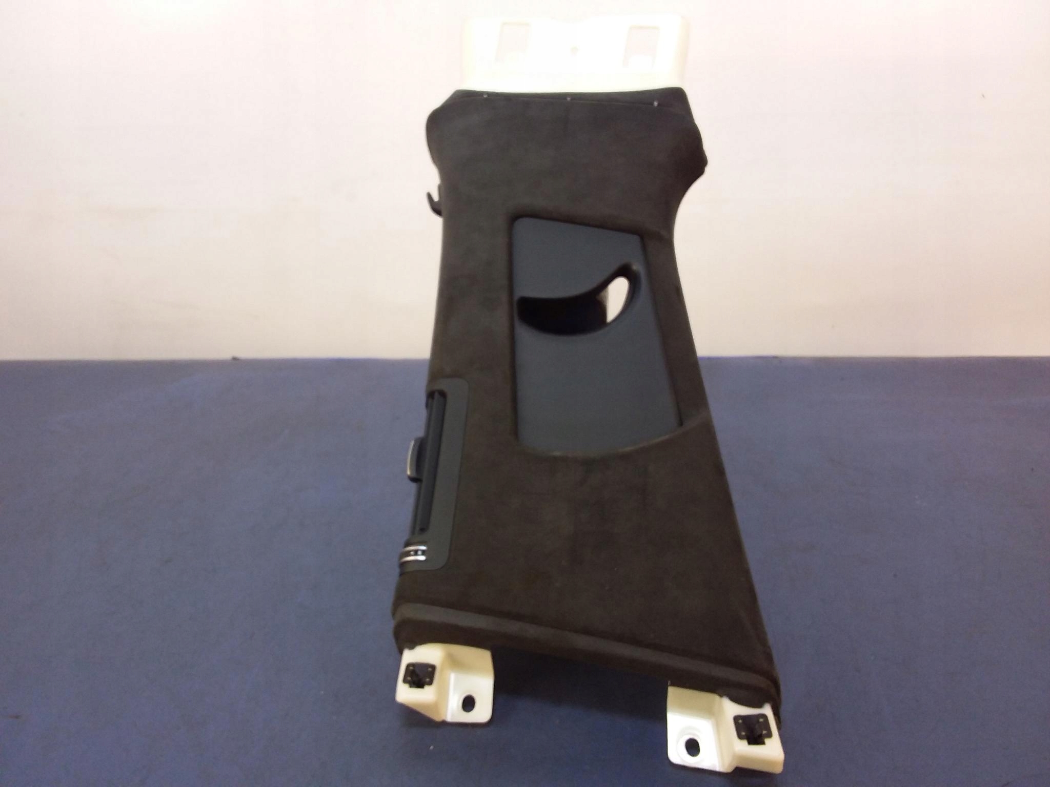 AUDI A8 D4 кришка центральної стійки ліва ALCANTARA