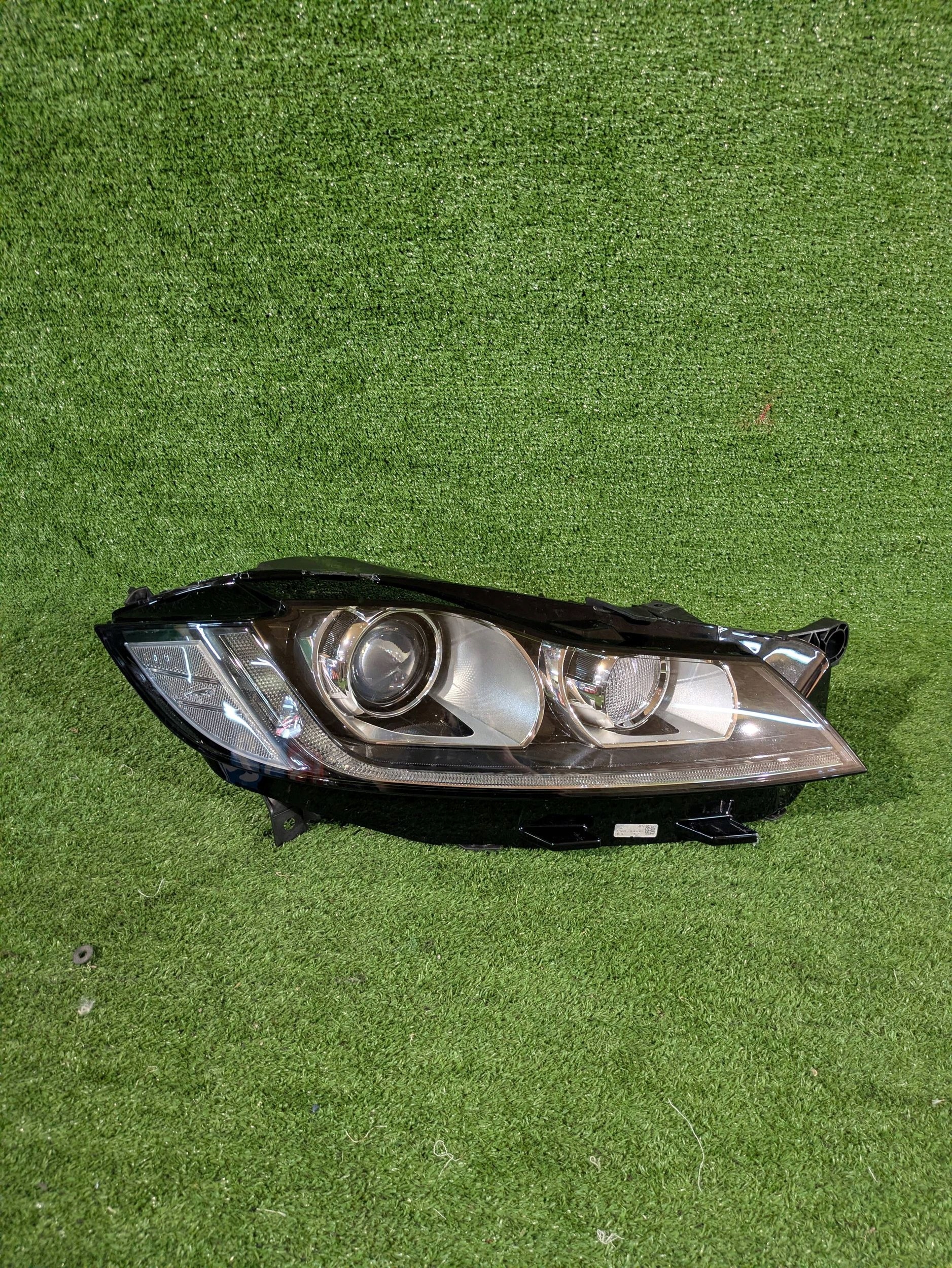 REFLEKTOR right front JAGUAR F-PACE XENON LED XF X260 NR.1352