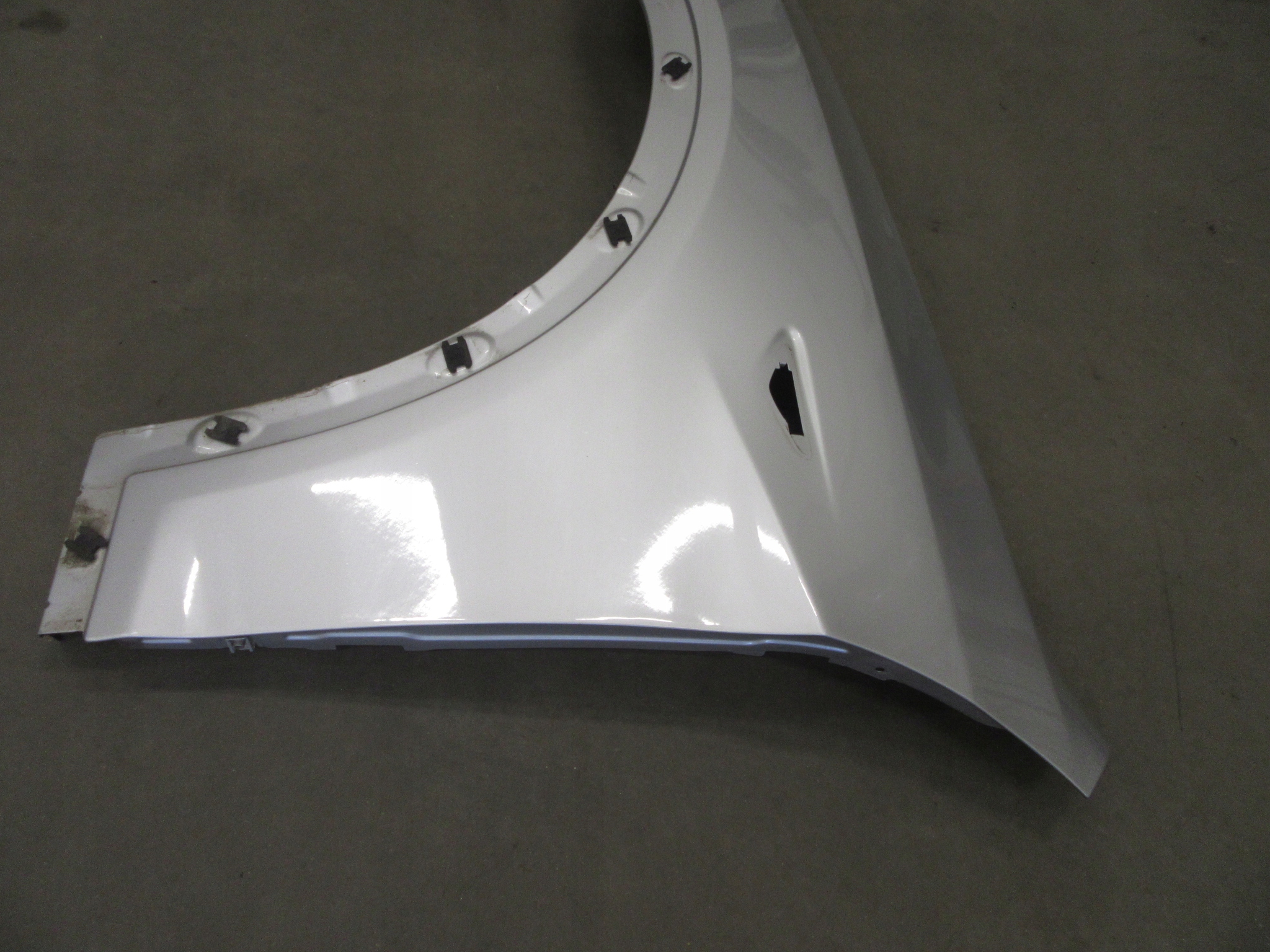 fender left front BMW F25 X3 Titansilber 354