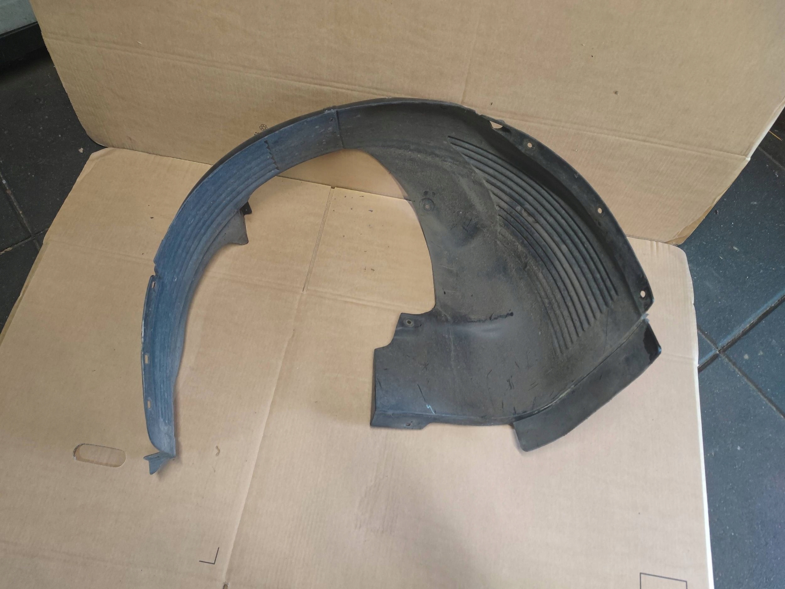 HYUNDAI I20 II mudguard front front right 86812C8000 original
