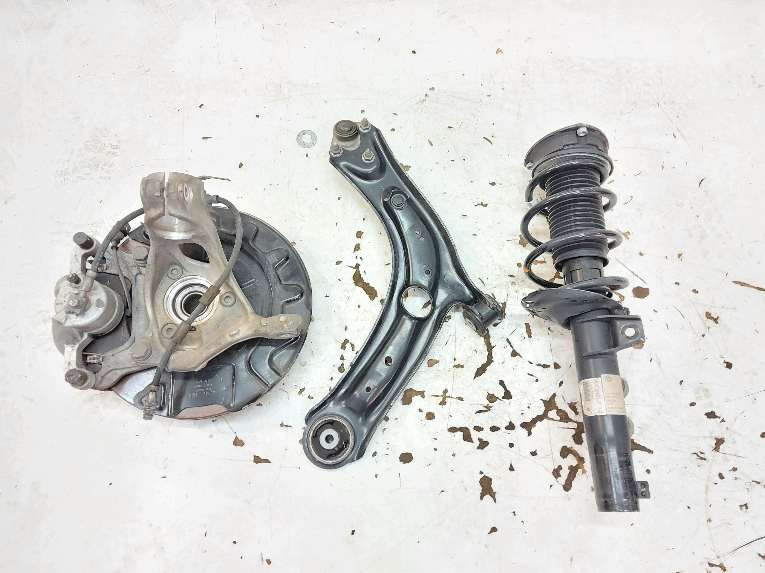 VW Passat R B9 swing right front arm shock absorber right 5WA413023H