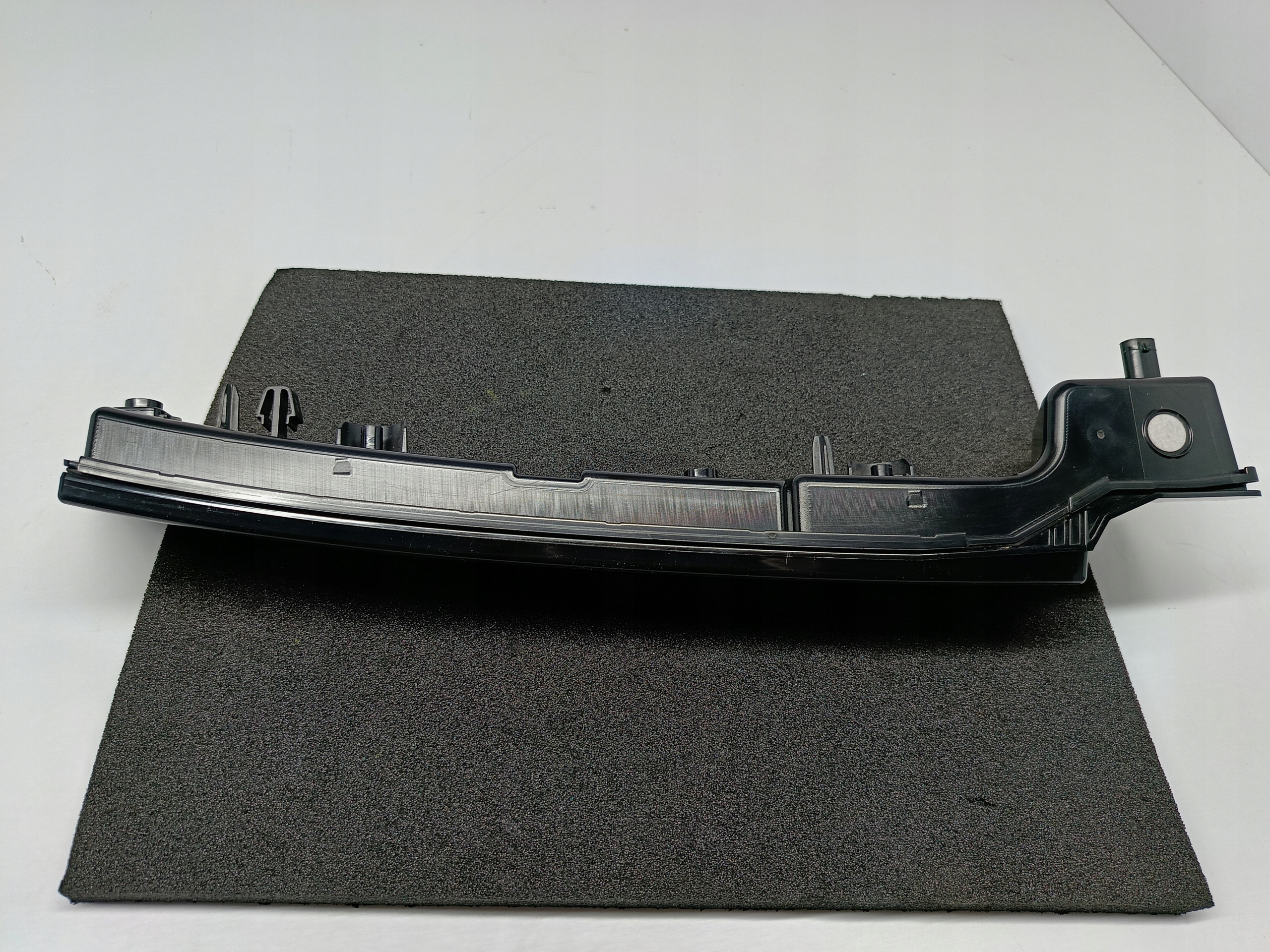 volkswagen id.4 ID4 19- молдинг свет решетки левый 11A941653