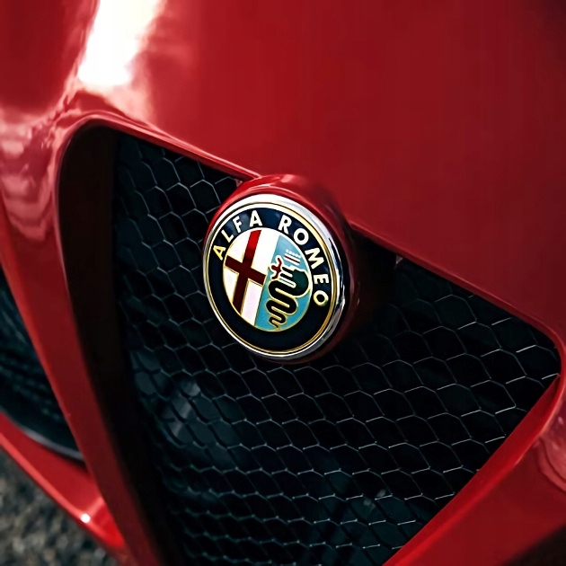 ZNACZEK EMBLEMAT TYLNY ALFA ROMEO 147 159 166 74mm Marka Alfa Romeo