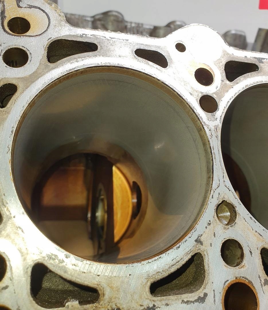 BLOK SILNIKA CCDA AUDI A6 C6 2.8 FSI 06E103023L Numer katalogowy części 06E103023L