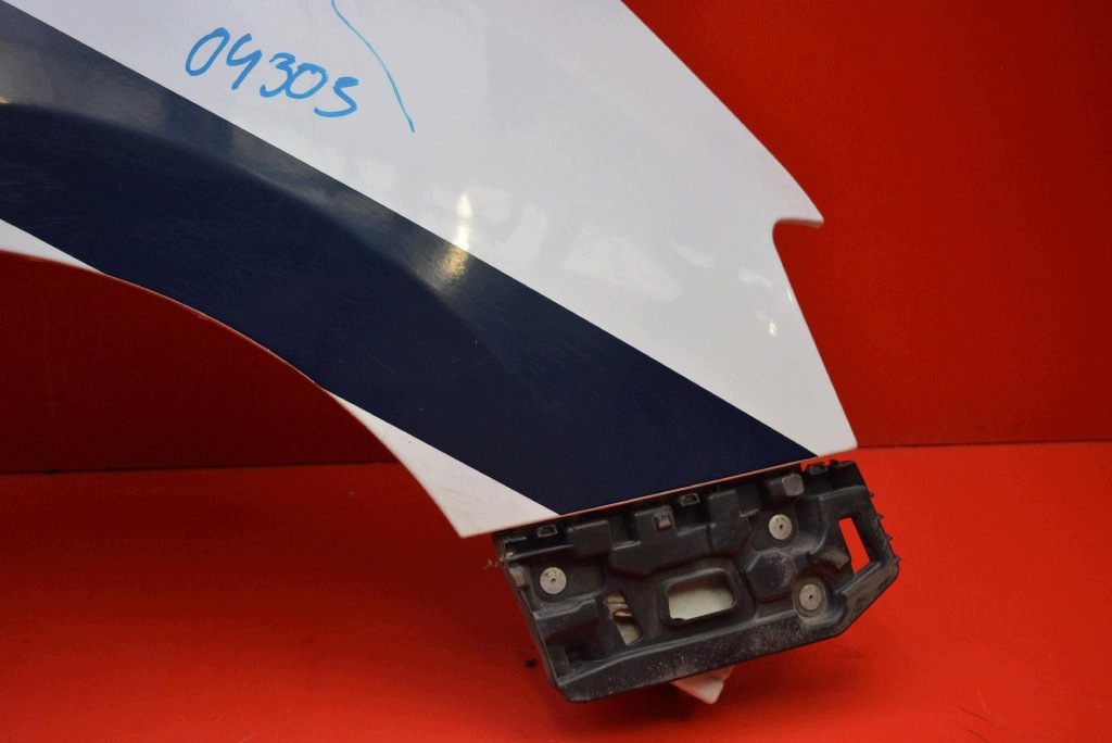 fender right front front BIALY DACIA DOKKER 12-17
