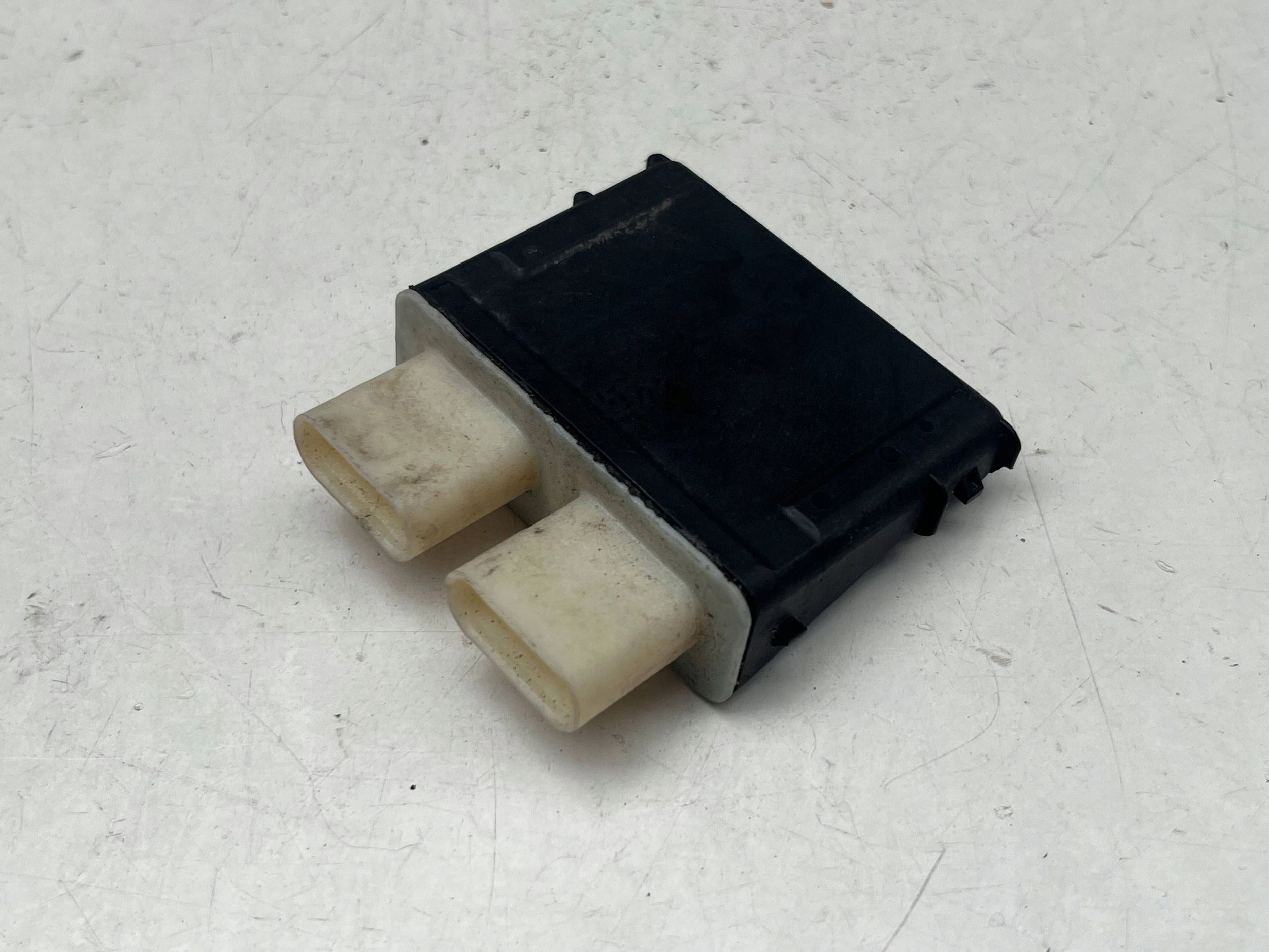 Module pour l’ouverture du capot VW AUDI PORSCHE 3G0962243C !J