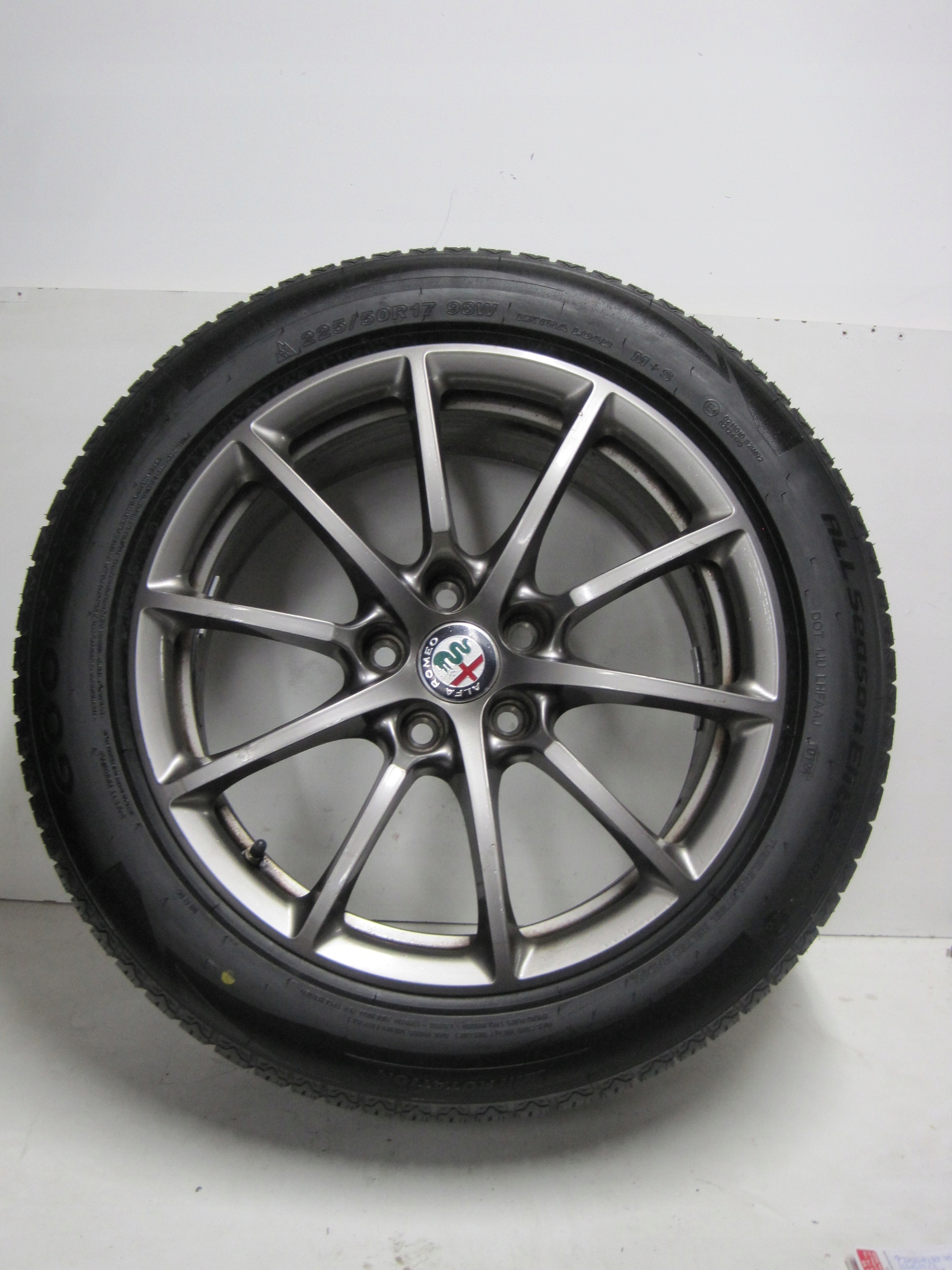 wheels discs tyres ALFA ROMEO GIULIA R17 M+S 24r