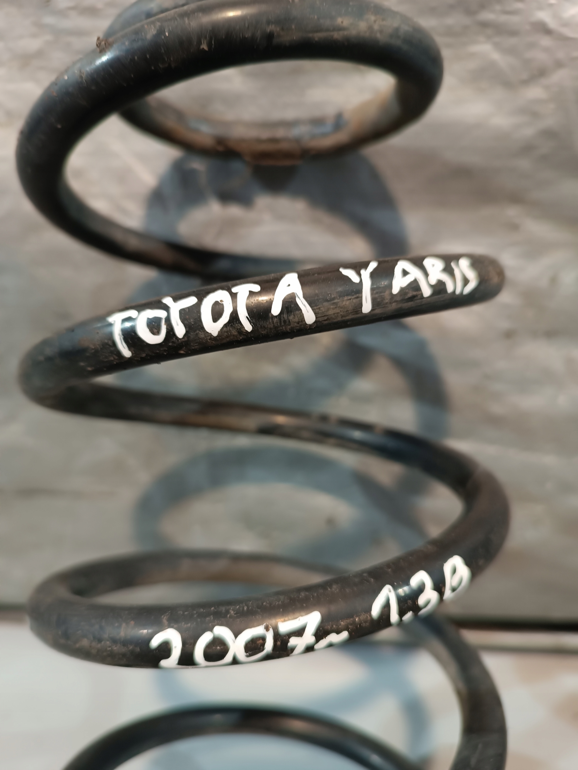 rugó ? far hátsó TOYOTA YARIS II HATCHBACK