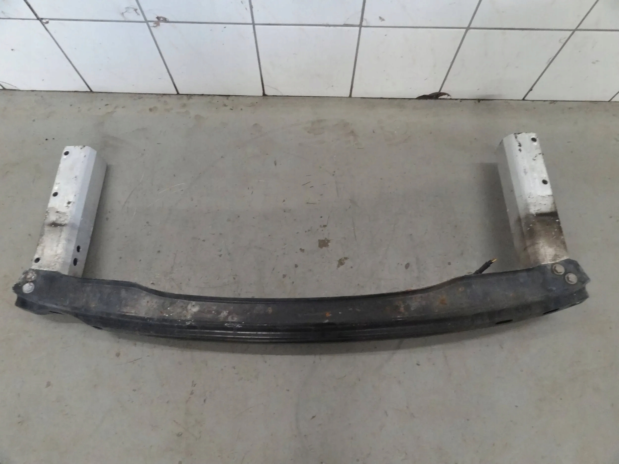 AUDI A4 B8 2.0 TDI 2009 KOMBI BELKA POD ZDERZAK TYŁ 4B0919145B