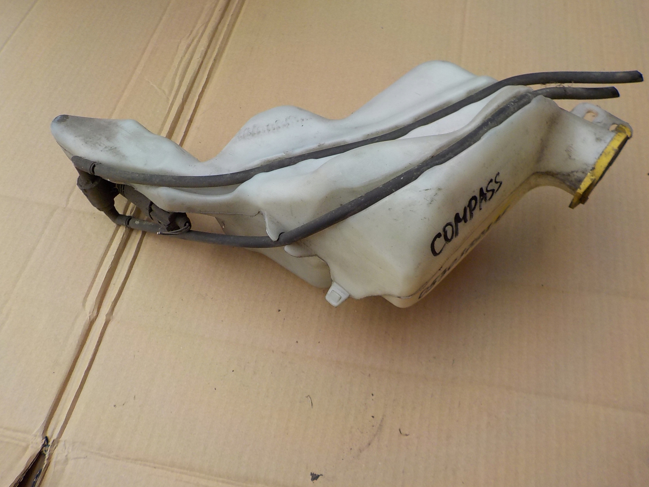washer fluid tank jeep compass and 05303789AF