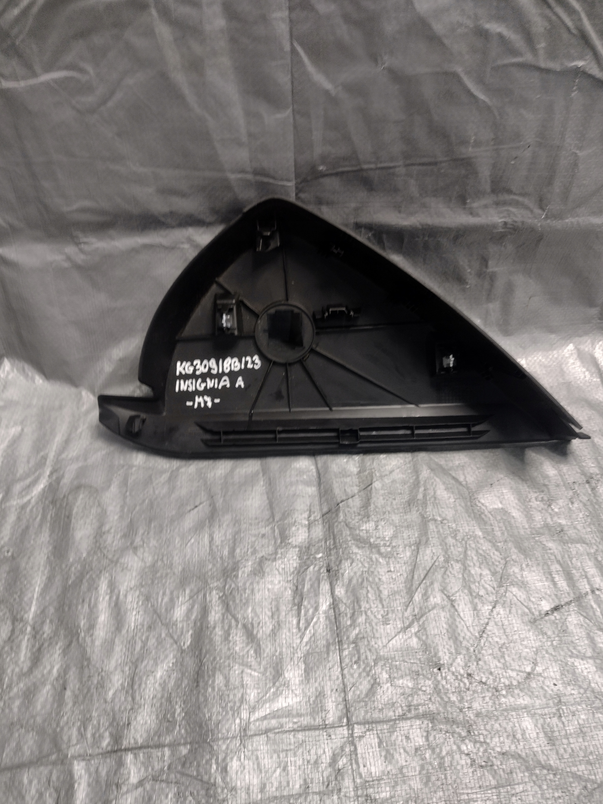 cover right of the dashboard dashboard Opel Insignia A