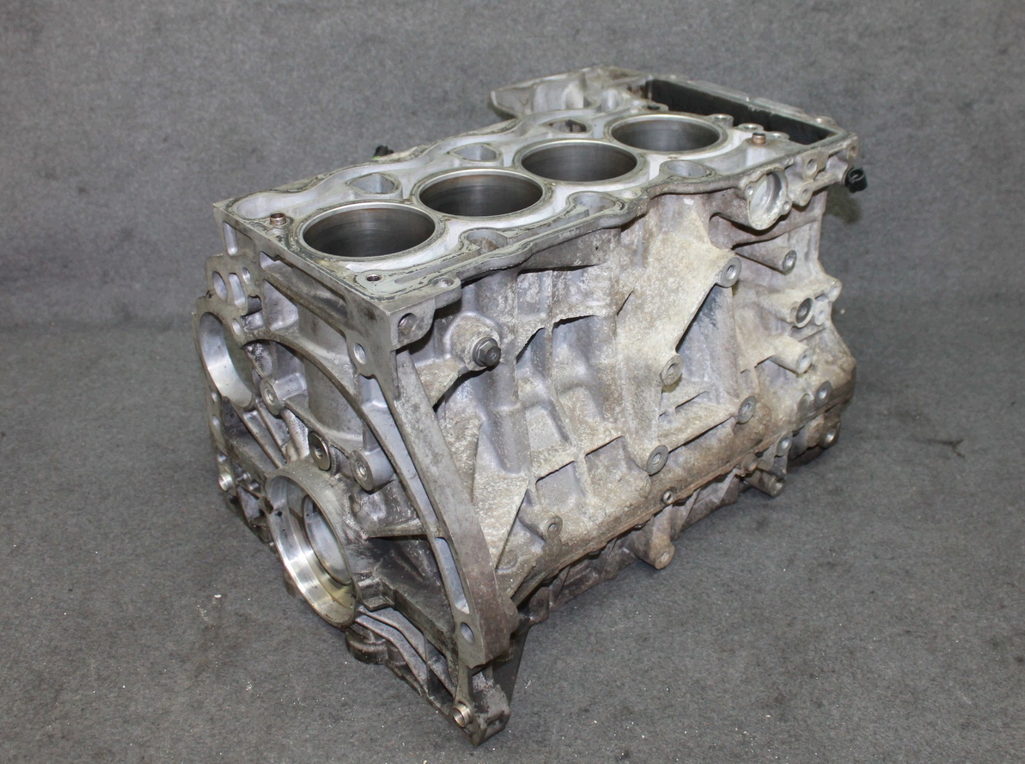 BMW E81 E87 E88 E90 E60 E61 1.8i 2.0i N43B20A BLOK Motore