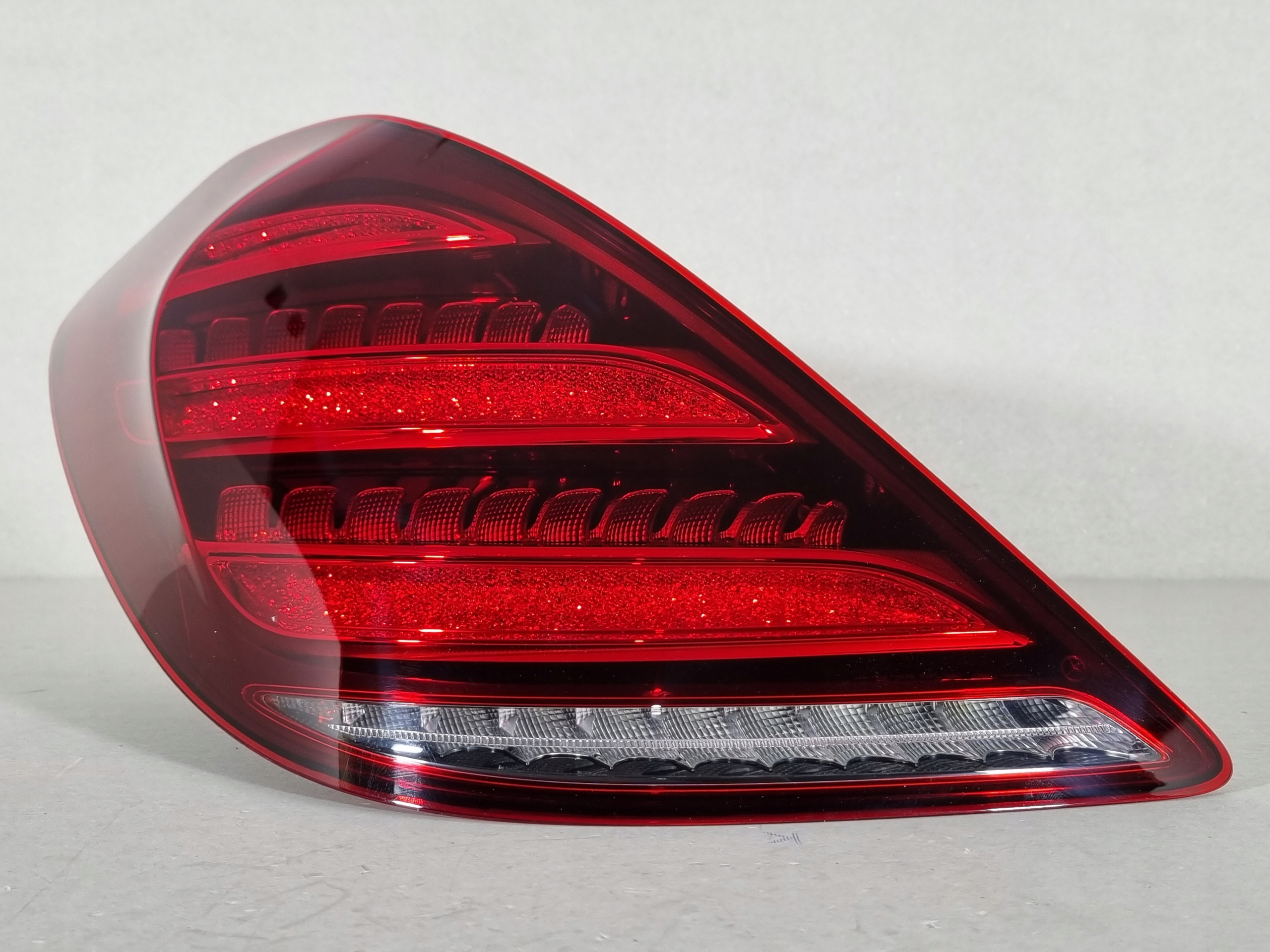 MERCEDES S-клас W222 РЕСТАЙЛИНГ LED ФАРА ЛЕВА ЗАДНЯЯ EU