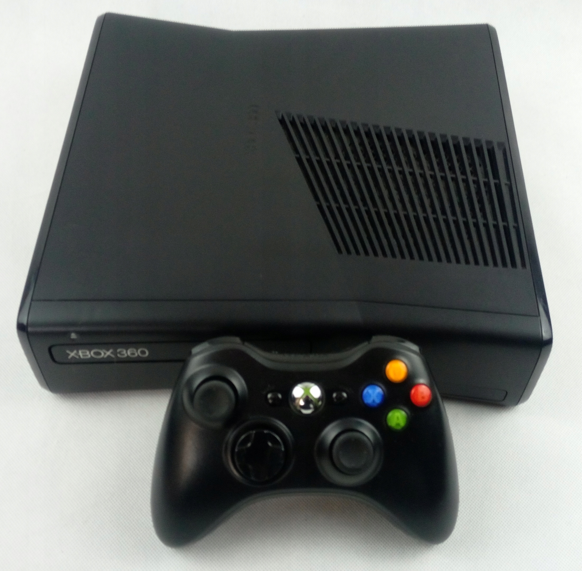 KONSOLA XBOX 360 SLIM 250GB ORYGINALNY PAD ZESTAW Złącza RJ-45 (LAN) USB HDMI cyfrowe wyjście optyczne