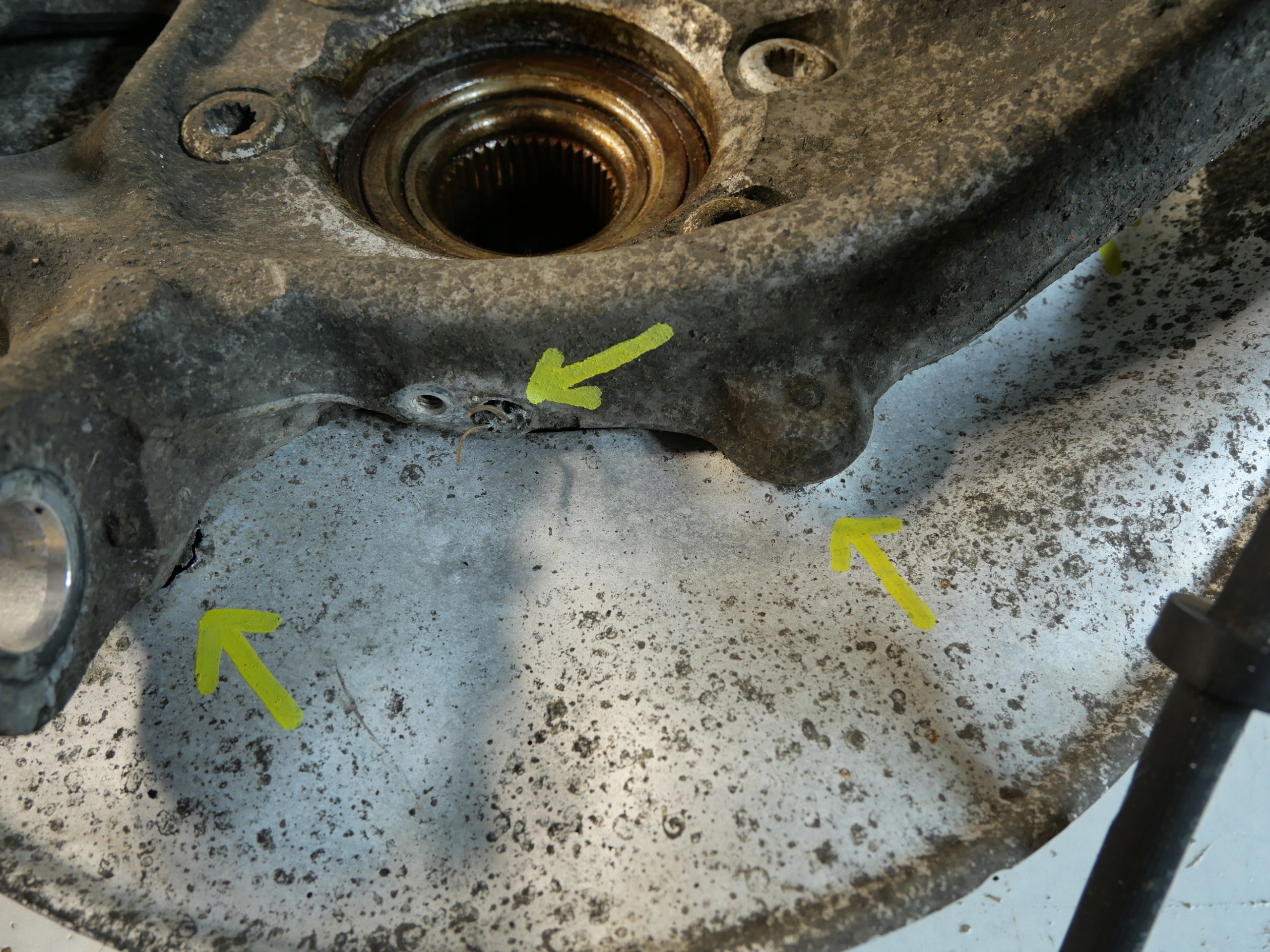 AUDI swing left front 8K0407241