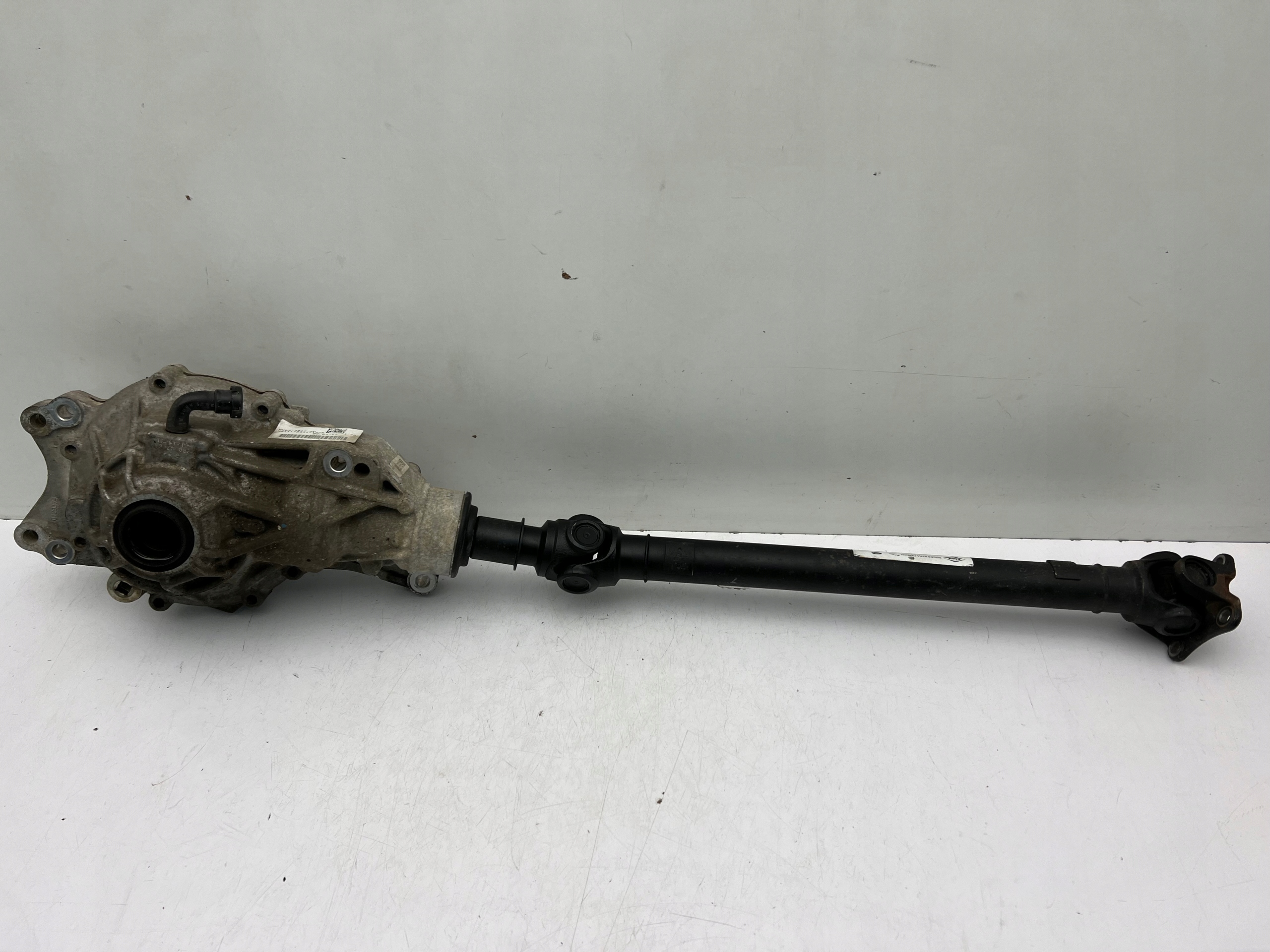 JAGUAR F-PACE X761 ВАЛ ПРИВІДНОГО ПЕРЕД ДИФЕРЕНЦІАЛ 2d