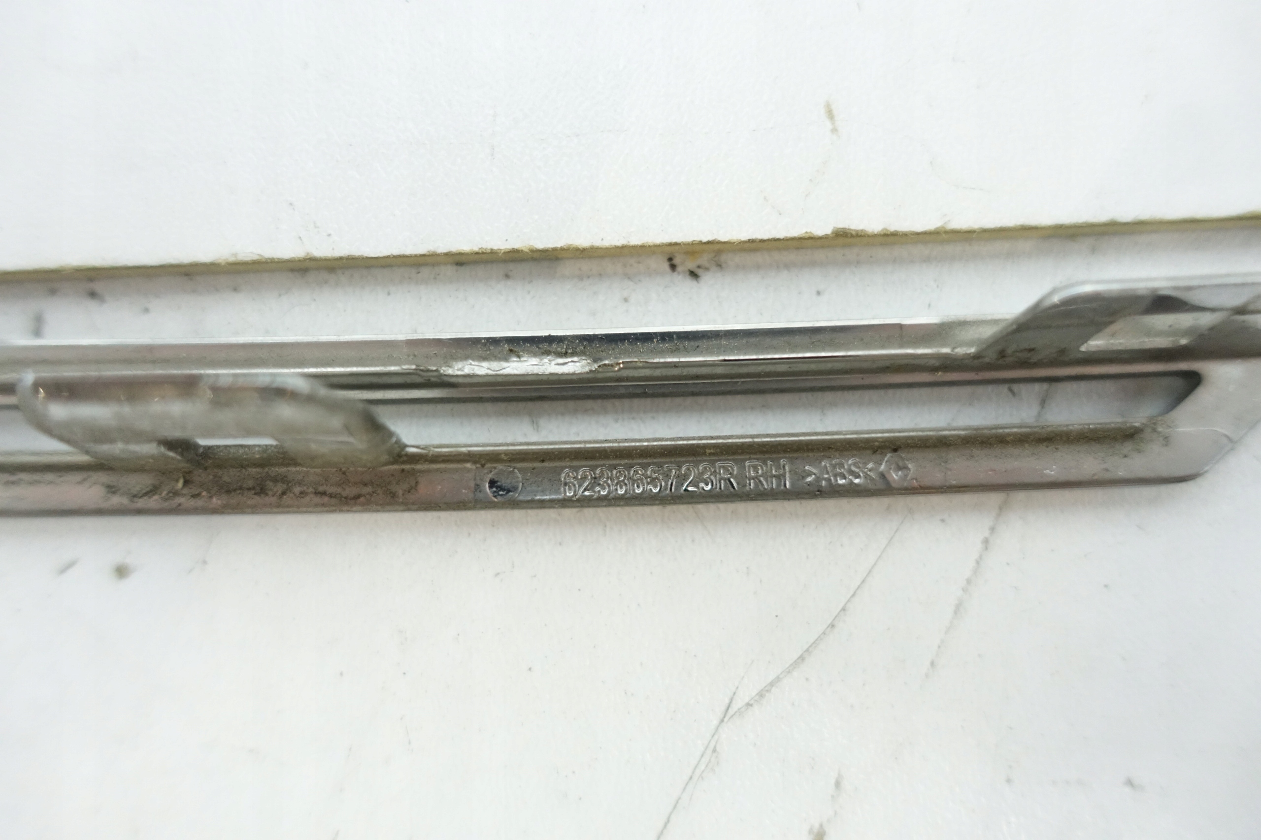 moulding CHROM GRILLA right front RENAULT MEGANE IV 16- 623865723R