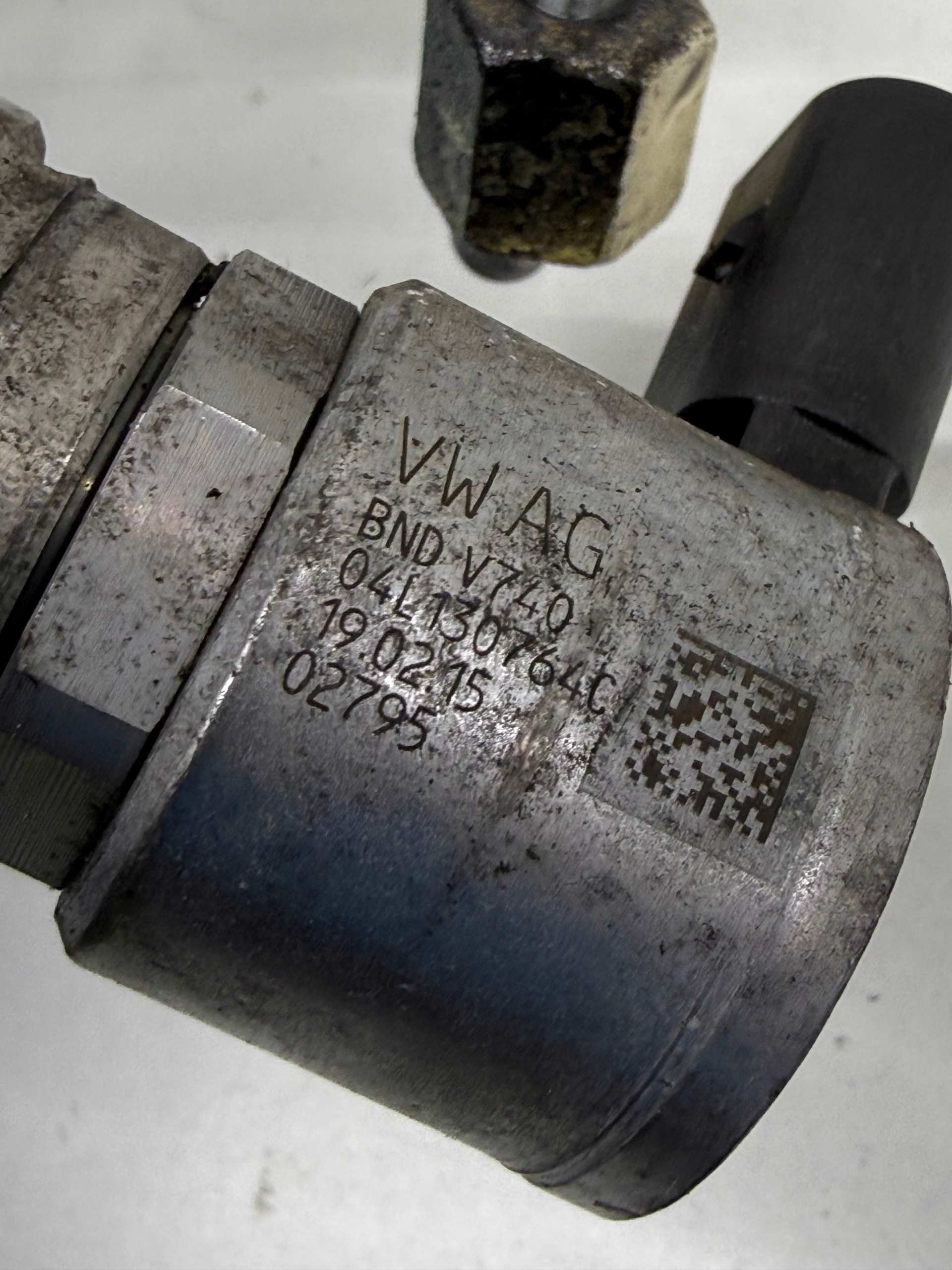 AUDI A6 C7 2.0 TDI CNH Rampe injection Carburant + Capteur