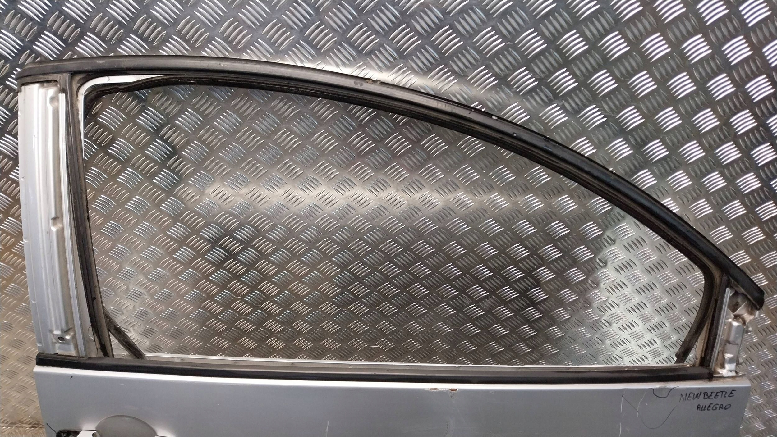 dveře pravé VW NEW BEETLE 1C 98