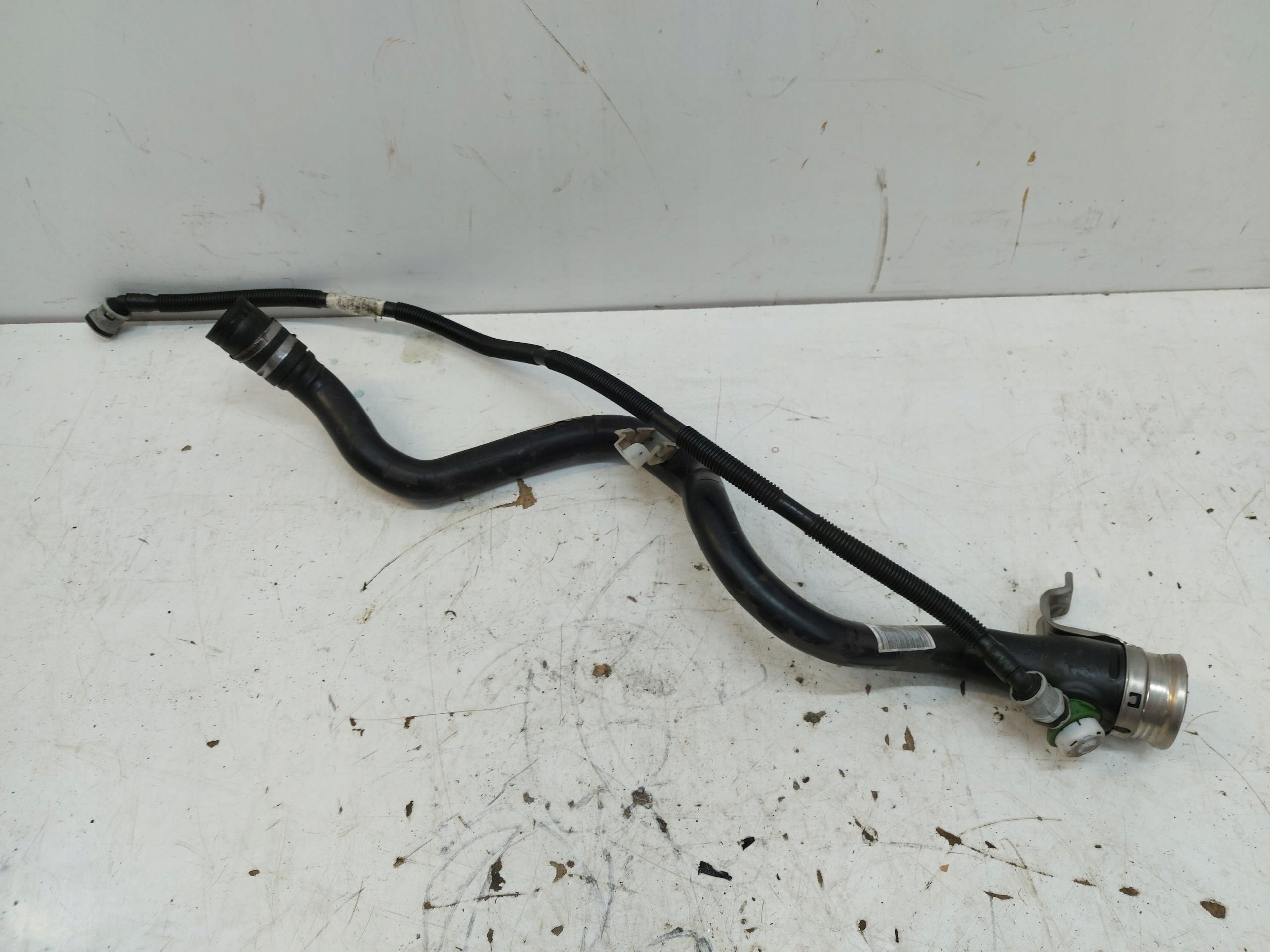 BMW F22 RURA WLEW PALIWA